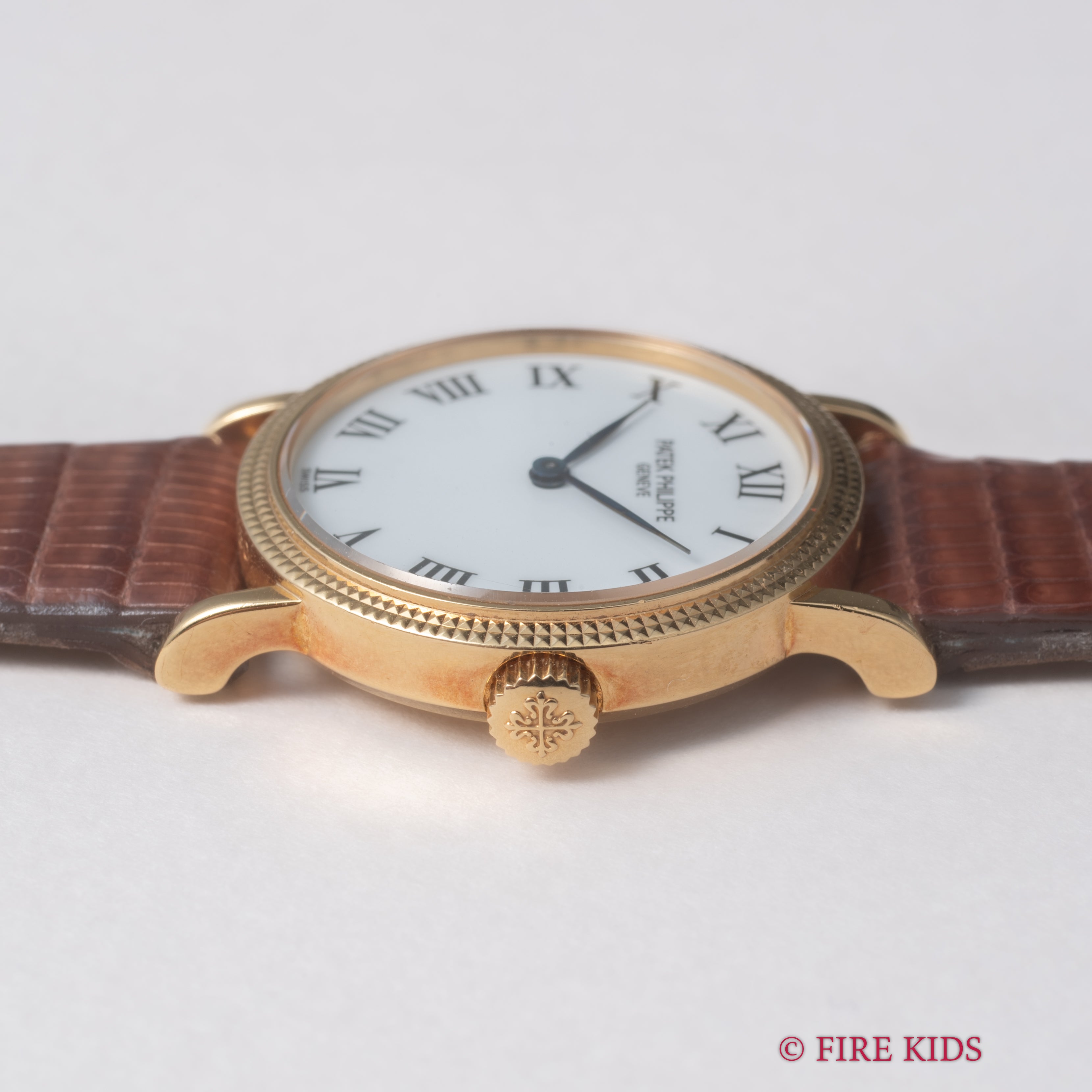 パテック・フィリップ カラトラバ 2005年製 レディース 手巻き 18金無垢イエローゴールド 箱、ギャランティー付き