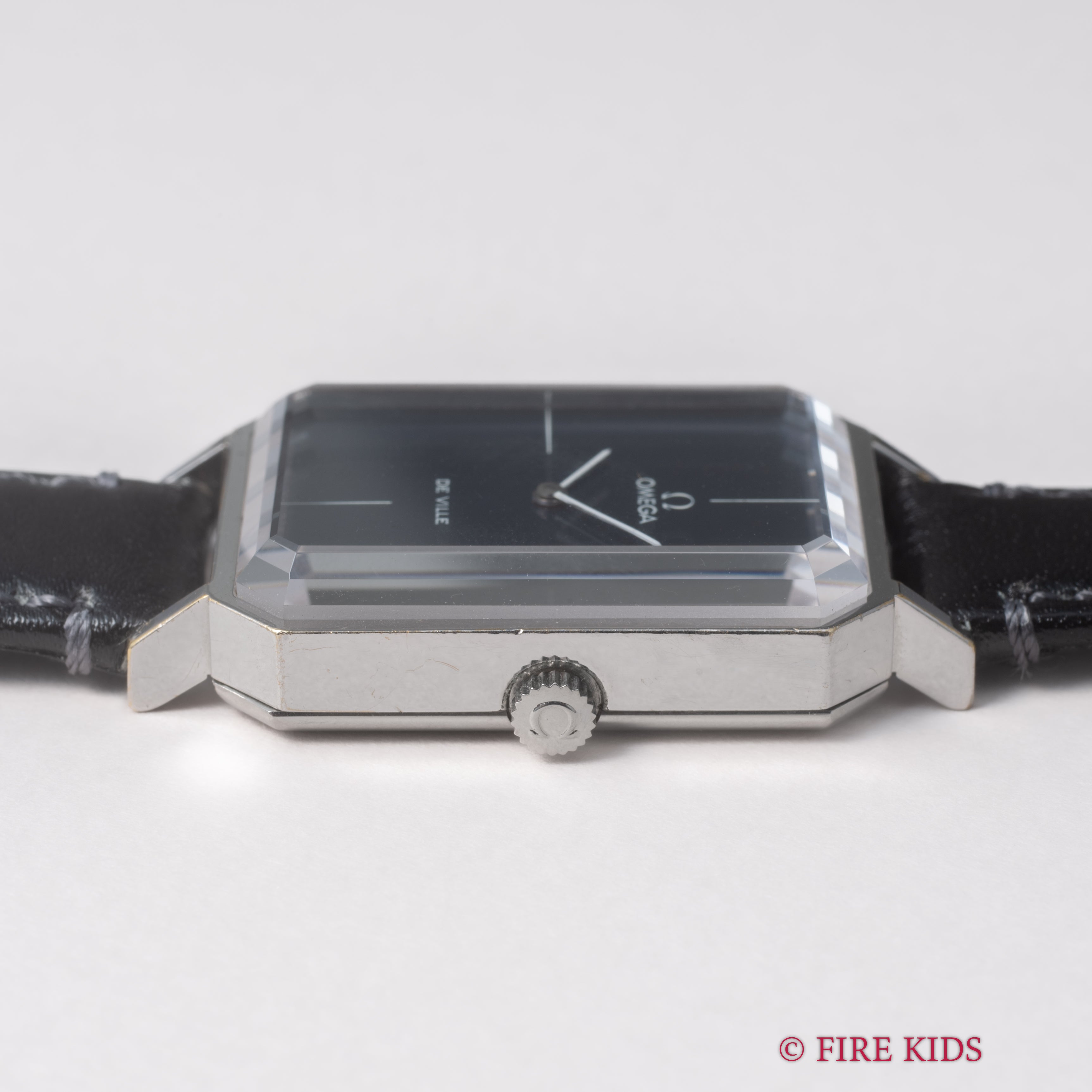 オメガ デ・ヴィル 角型 ブルーダイヤル 1972年製 手巻き カットガラス Ref.5110378 Cal.625