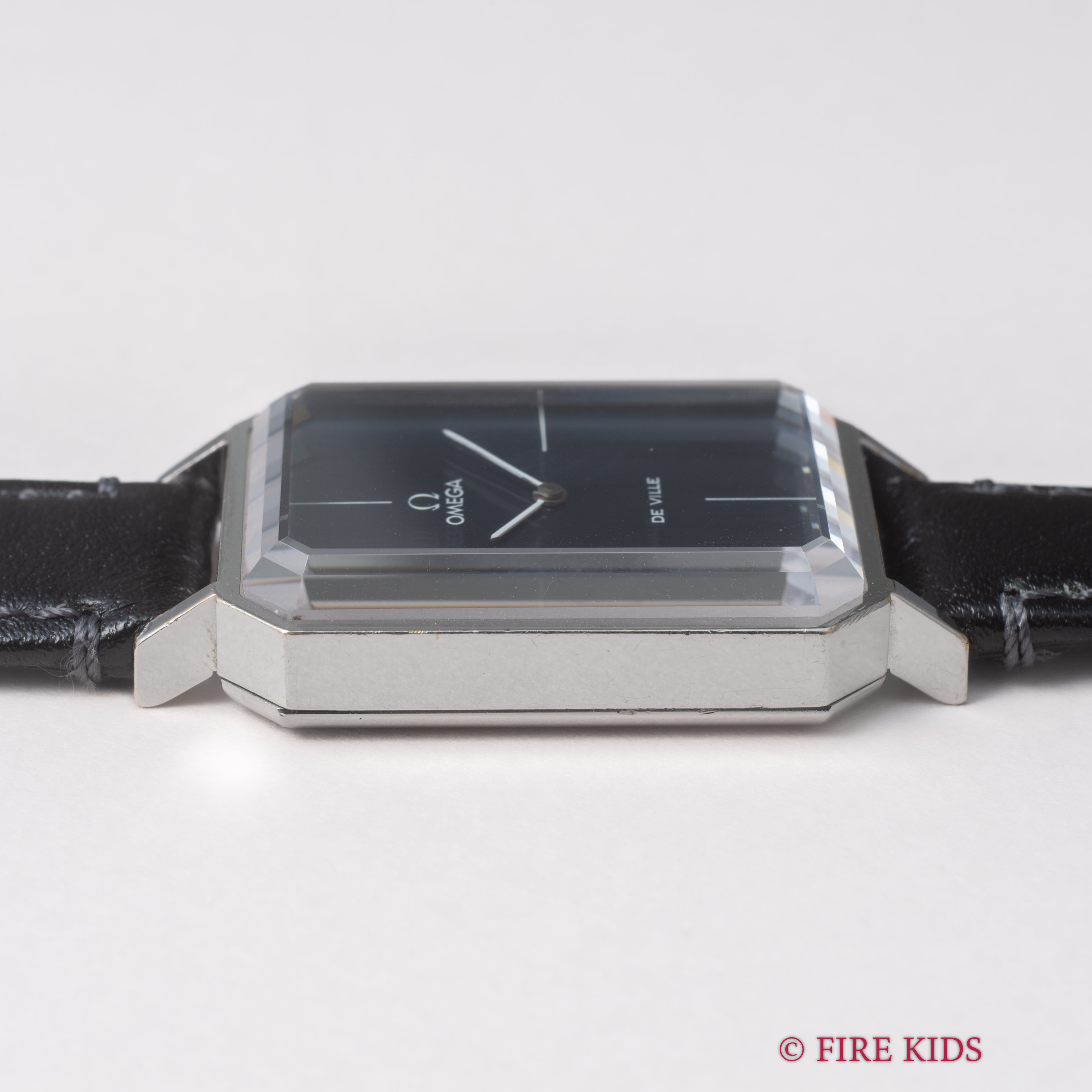 オメガ デ・ヴィル 角型 ブルーダイヤル 1972年製 手巻き カットガラス Ref.5110378 Cal.625