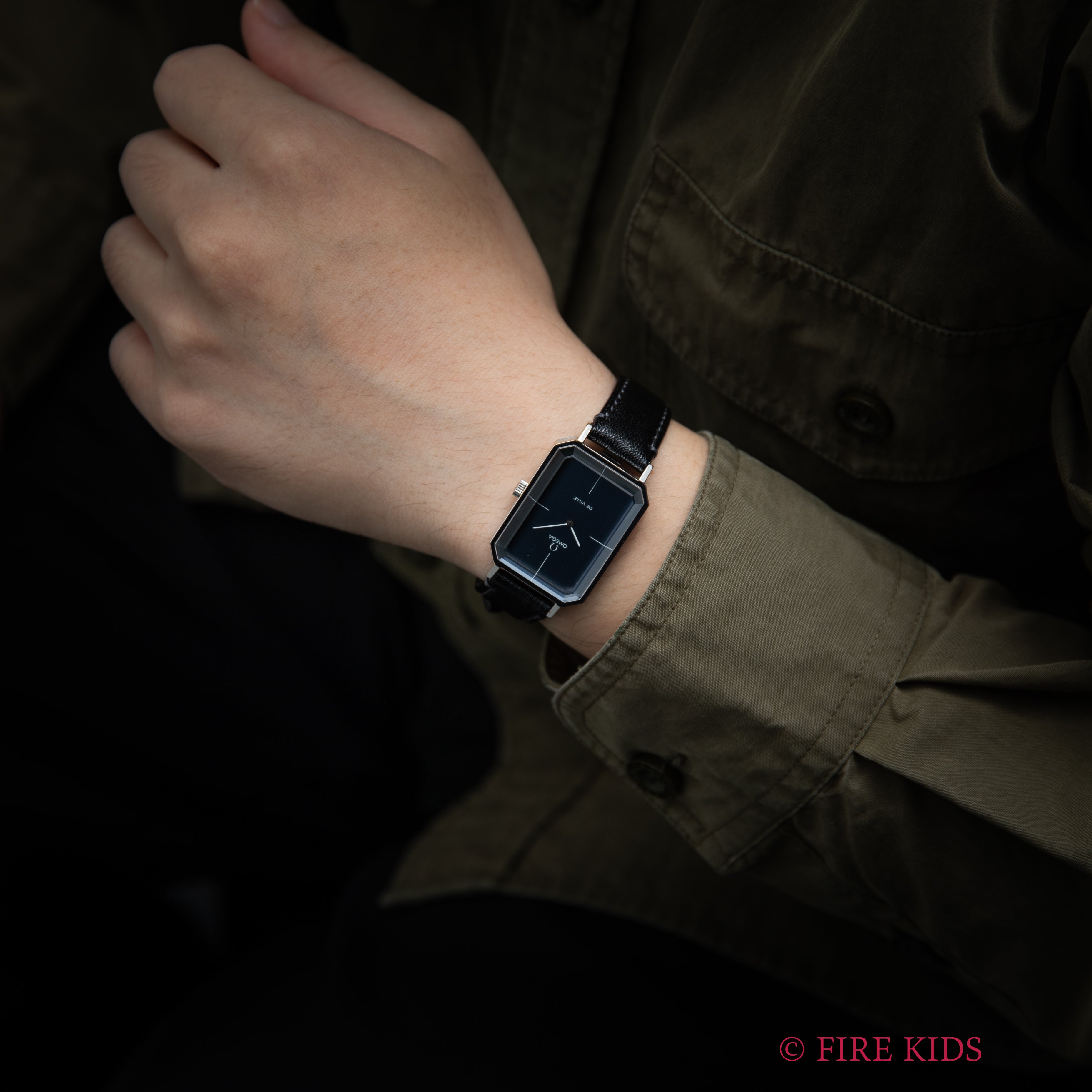 オメガ デ・ヴィル 角型 ブルーダイヤル 1972年製 手巻き カットガラス Ref.5110378 Cal.625