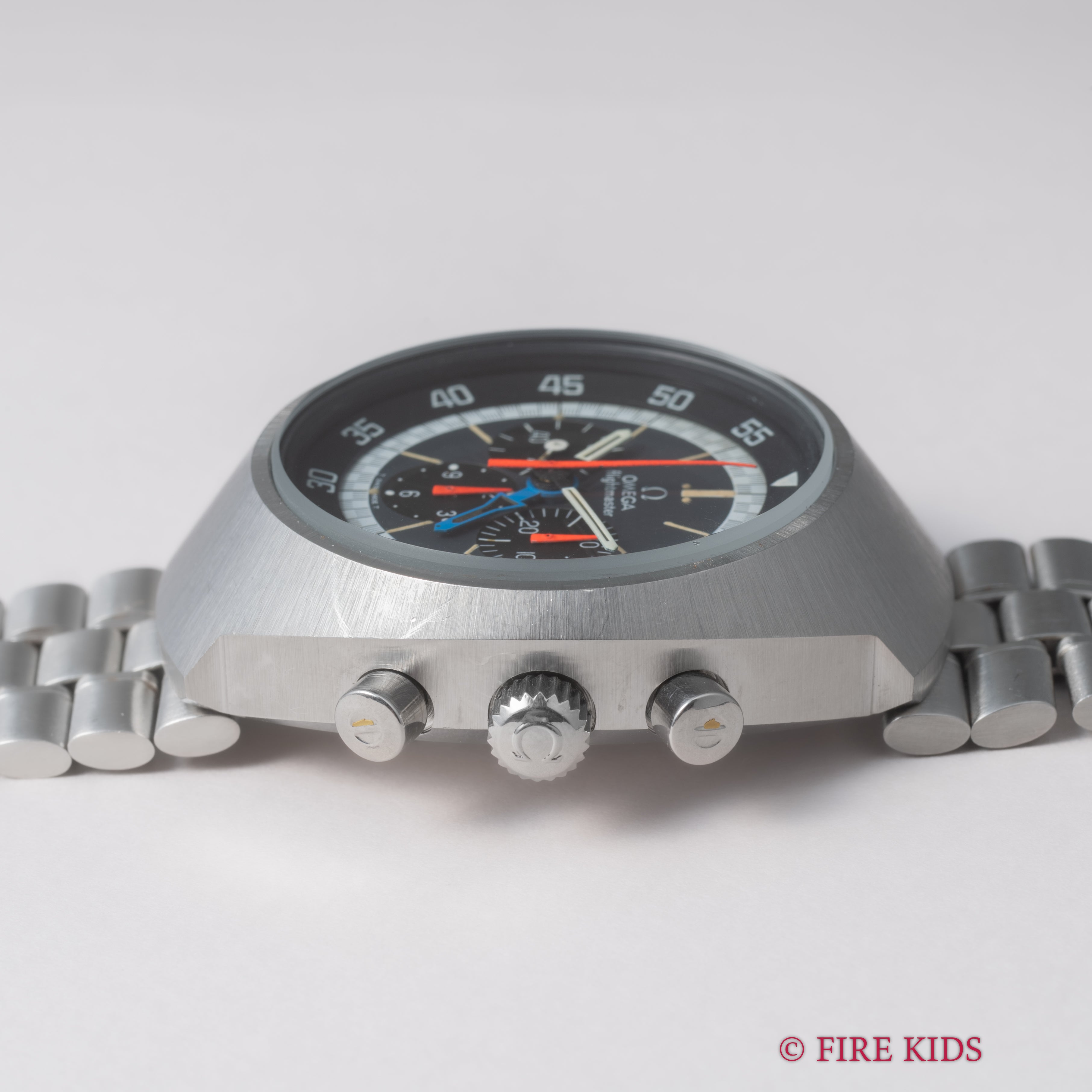 オメガ フライトマスター 後期型 1972年製 Ref.145.026 手巻クロノグラフ Cal.911 オレンジ針 純正ブレス