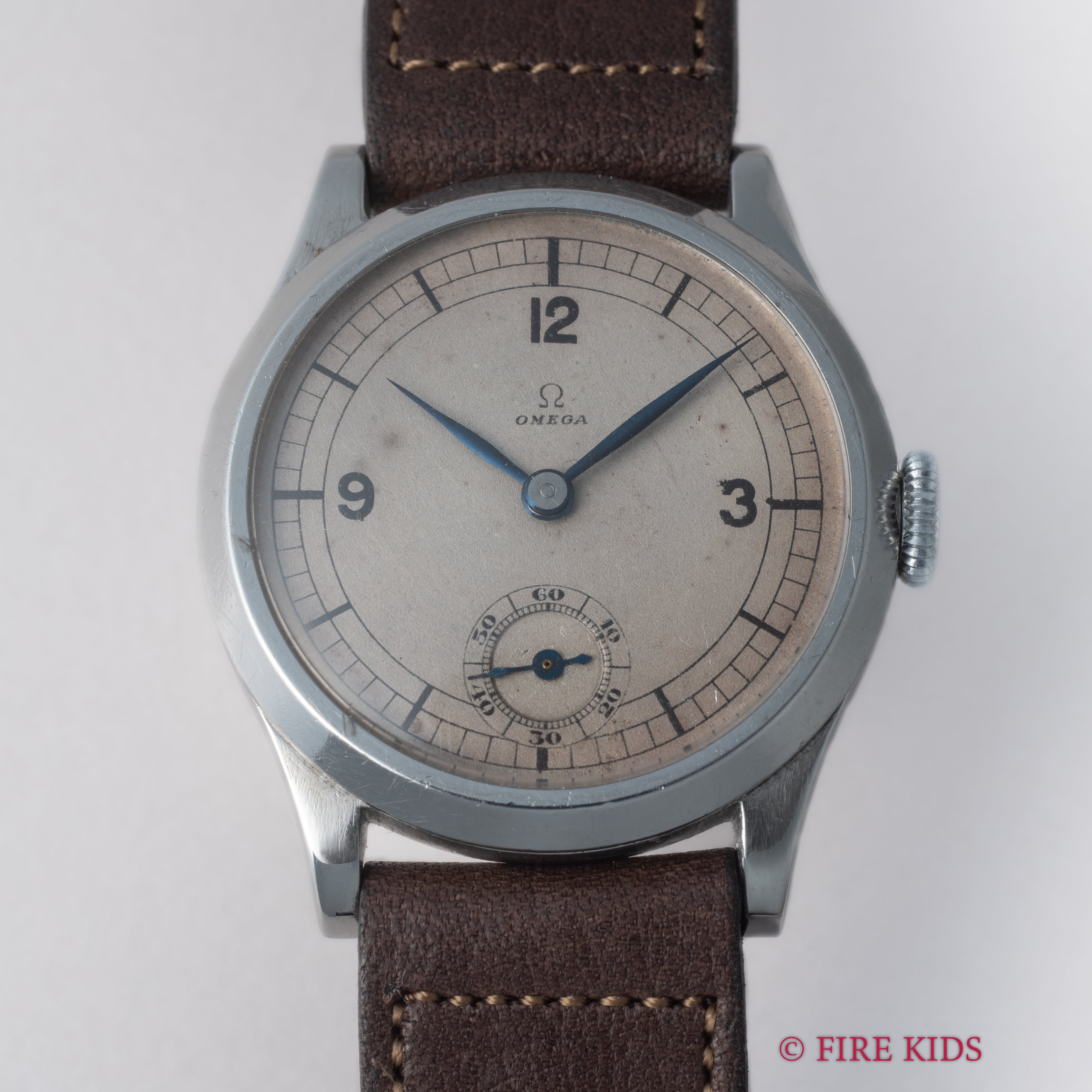 オメガ セクターダイヤル 1939年製 スモールセコンド 手巻 Cal.26.5S0BT2