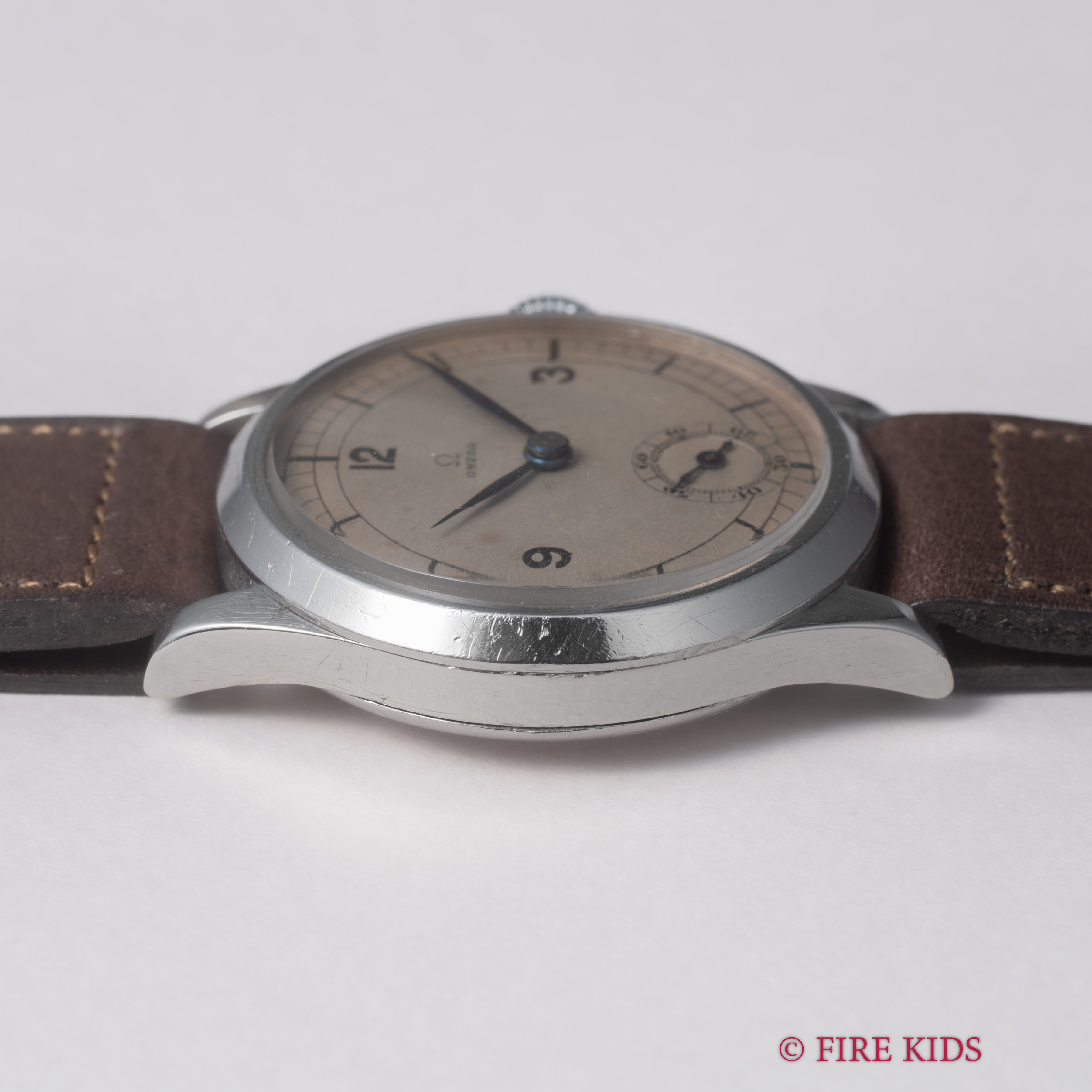 オメガ セクターダイヤル 1939年製 スモールセコンド 手巻 Cal.26.5S0BT2