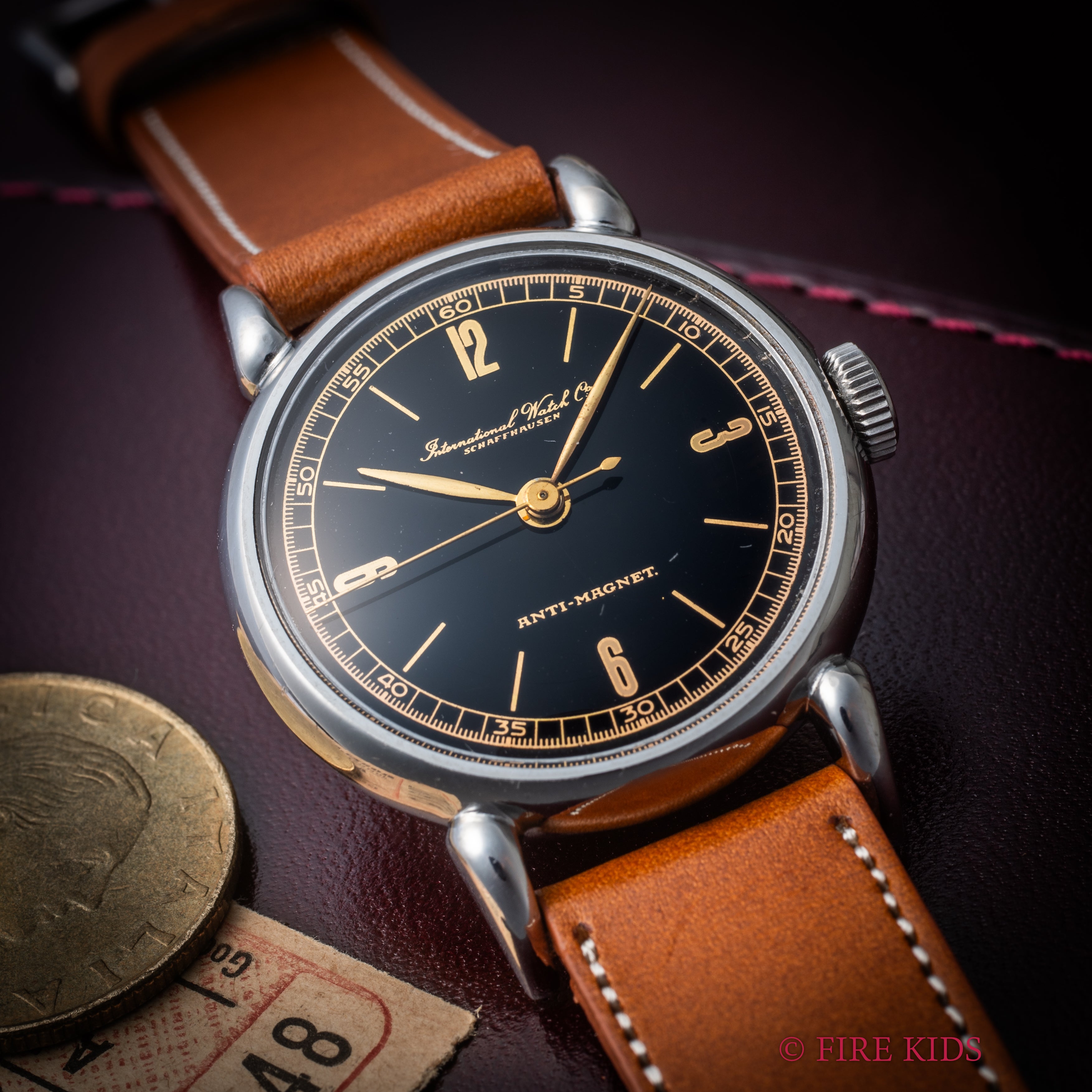 IWC ブラックミラーダイヤル 1944年製 手巻 Cal.61 ティアドロップラグ センターセコンド