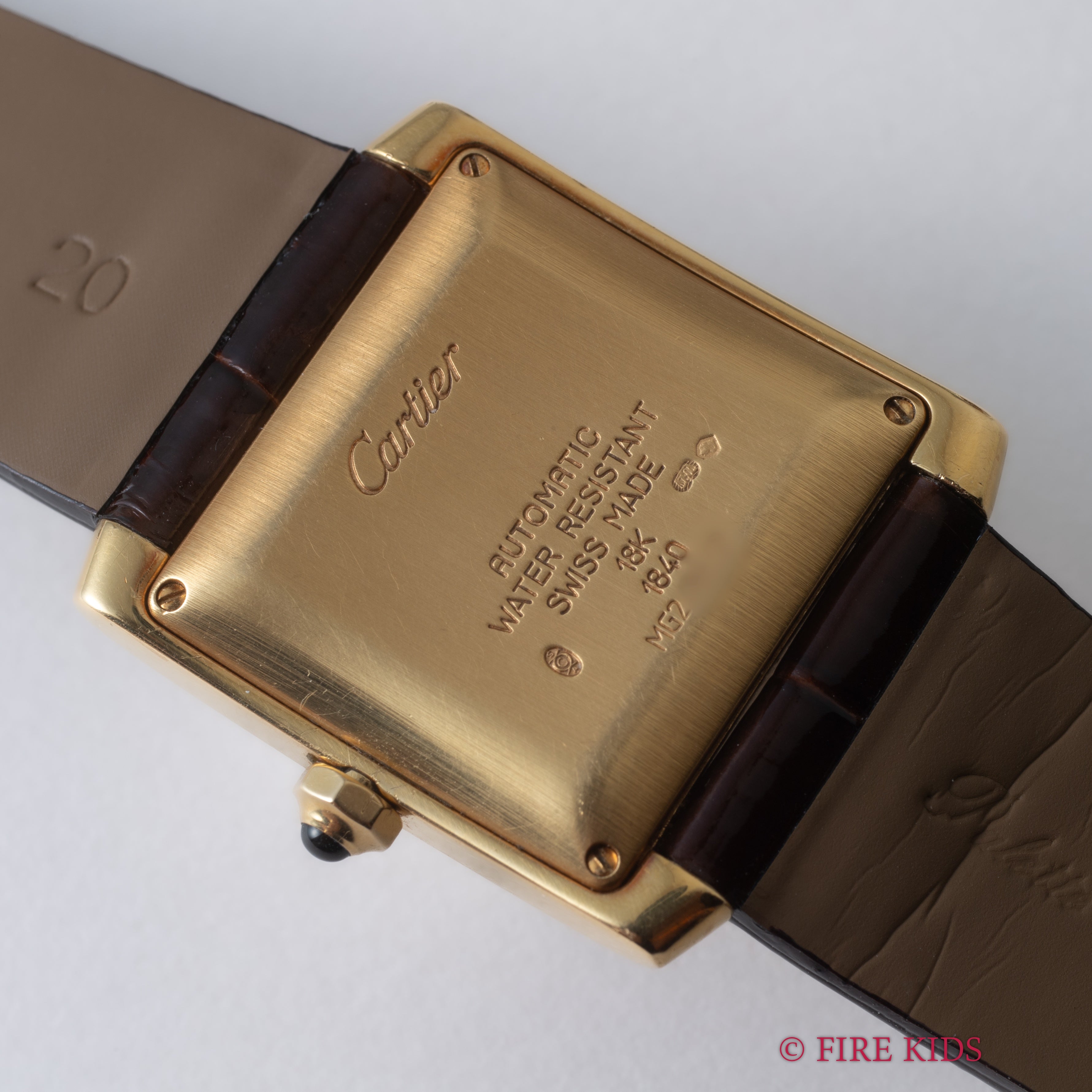 カルティエ 18金無垢イエローゴールド タンクフランセーズ LMサイズ 1990年代製 ギョーシェダイヤル 純正金無垢尾錠付き 箱、冊子付き