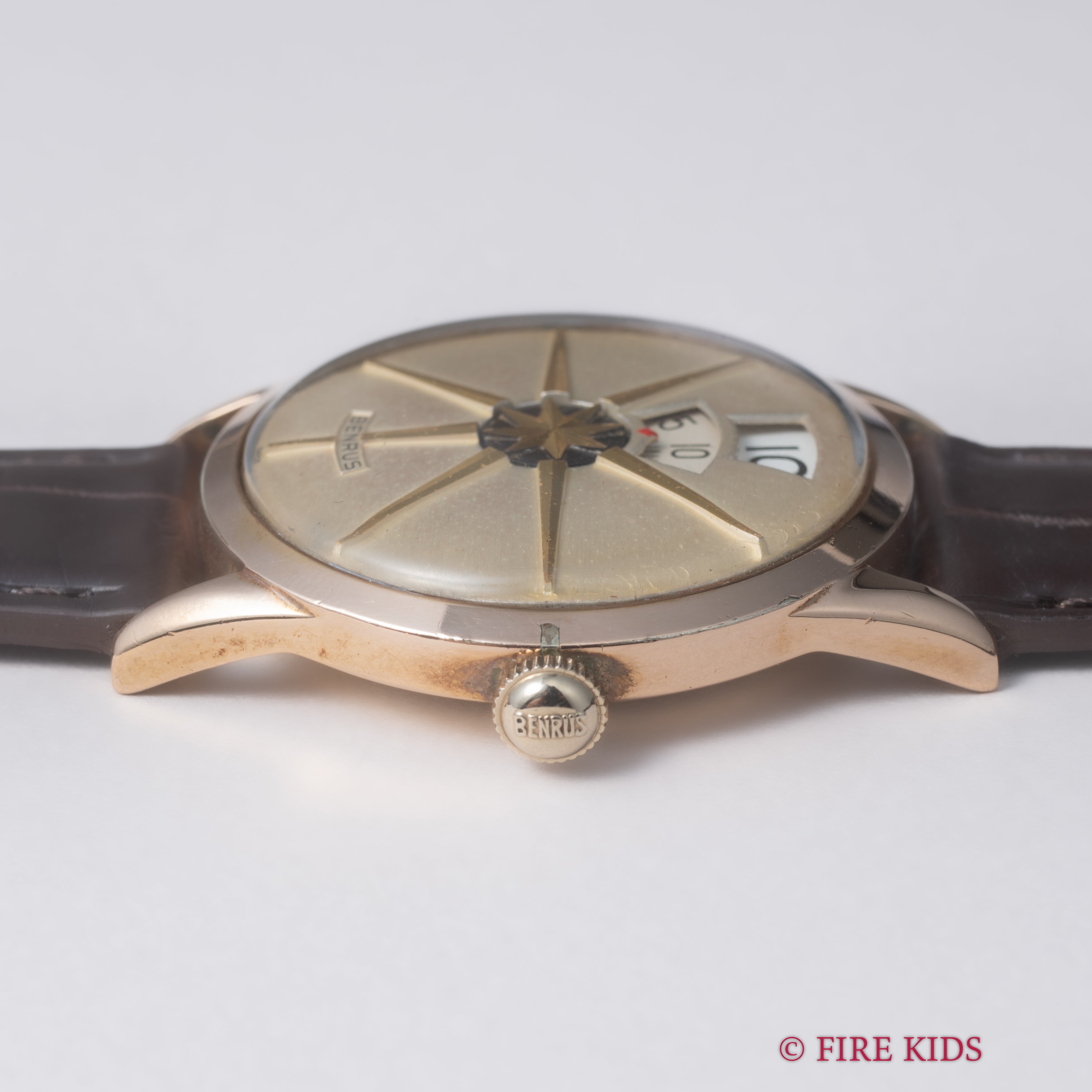 ベンラス ジャンピングアワー 1960年代製 手巻 GPケース オクタグラムセコンドディスク