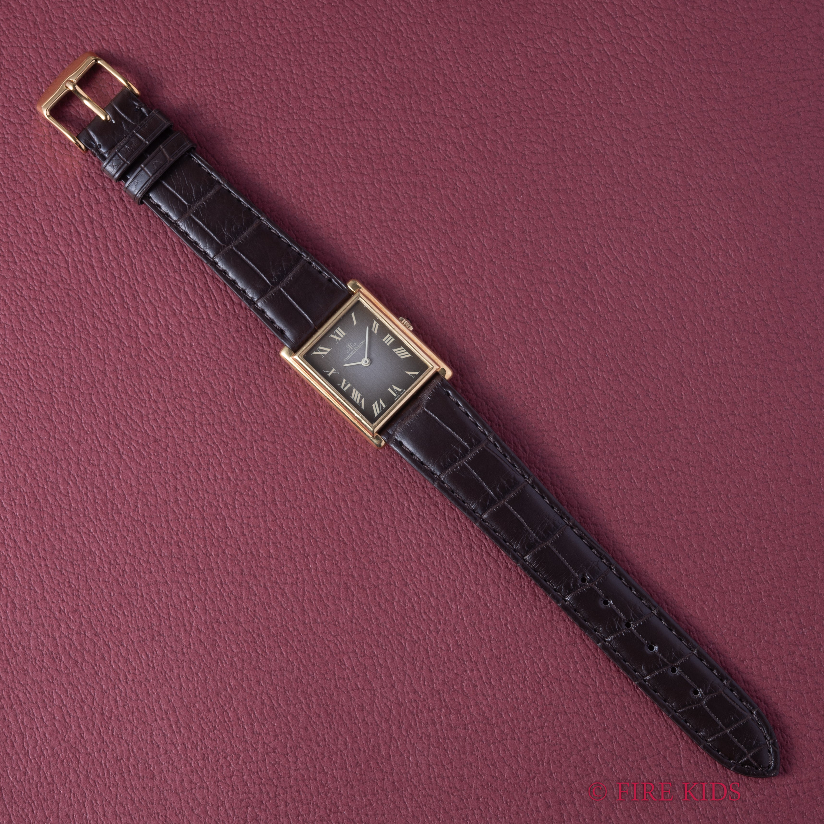 ジャガー・ルクルト 18金無垢イエローゴールド タンク型ケース 1980年代製 手巻き Cal.841