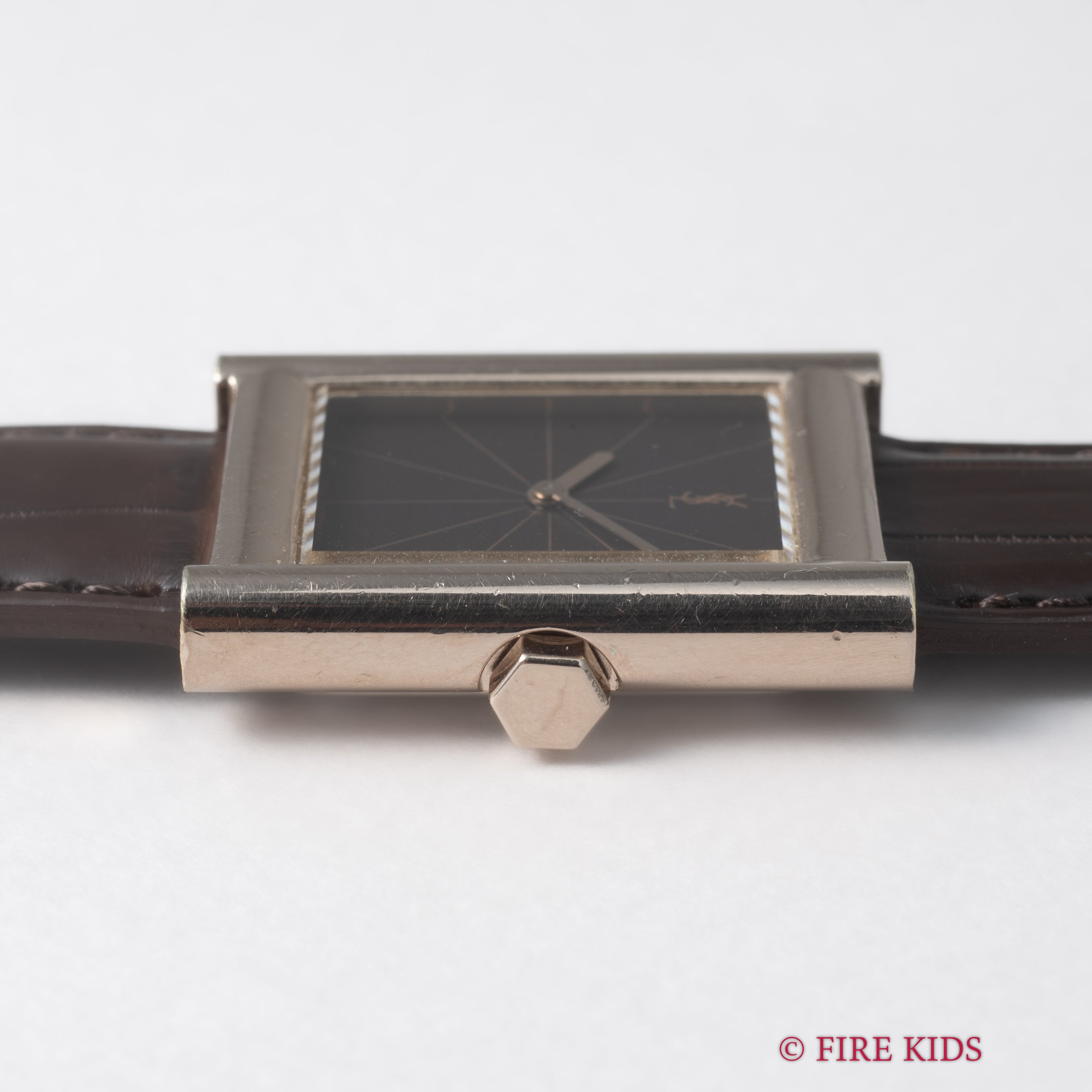 イヴサンローラン レクタンギュラー 1970年代製 手巻き タンク型