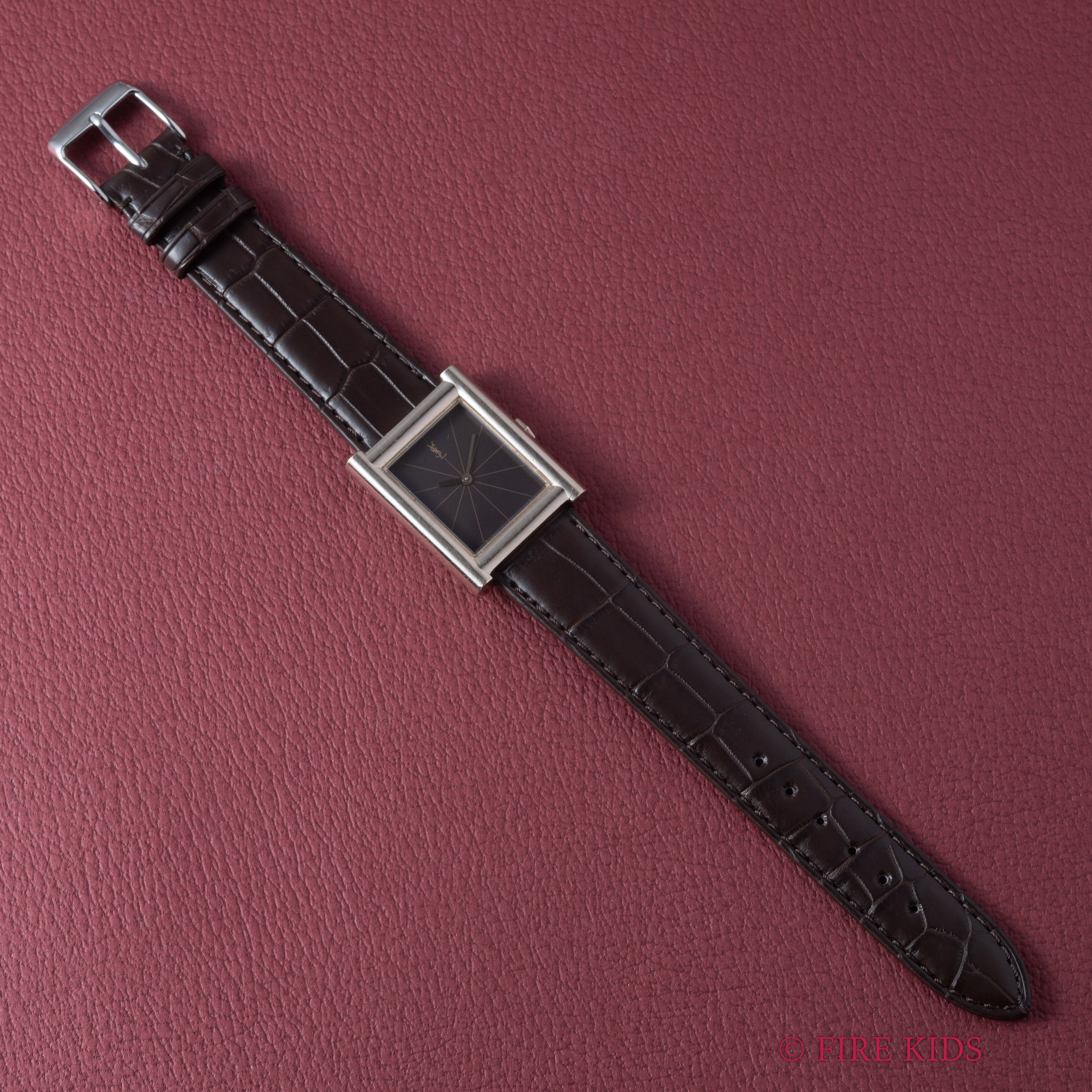 イヴサンローラン レクタンギュラー 1970年代製 手巻き タンク型