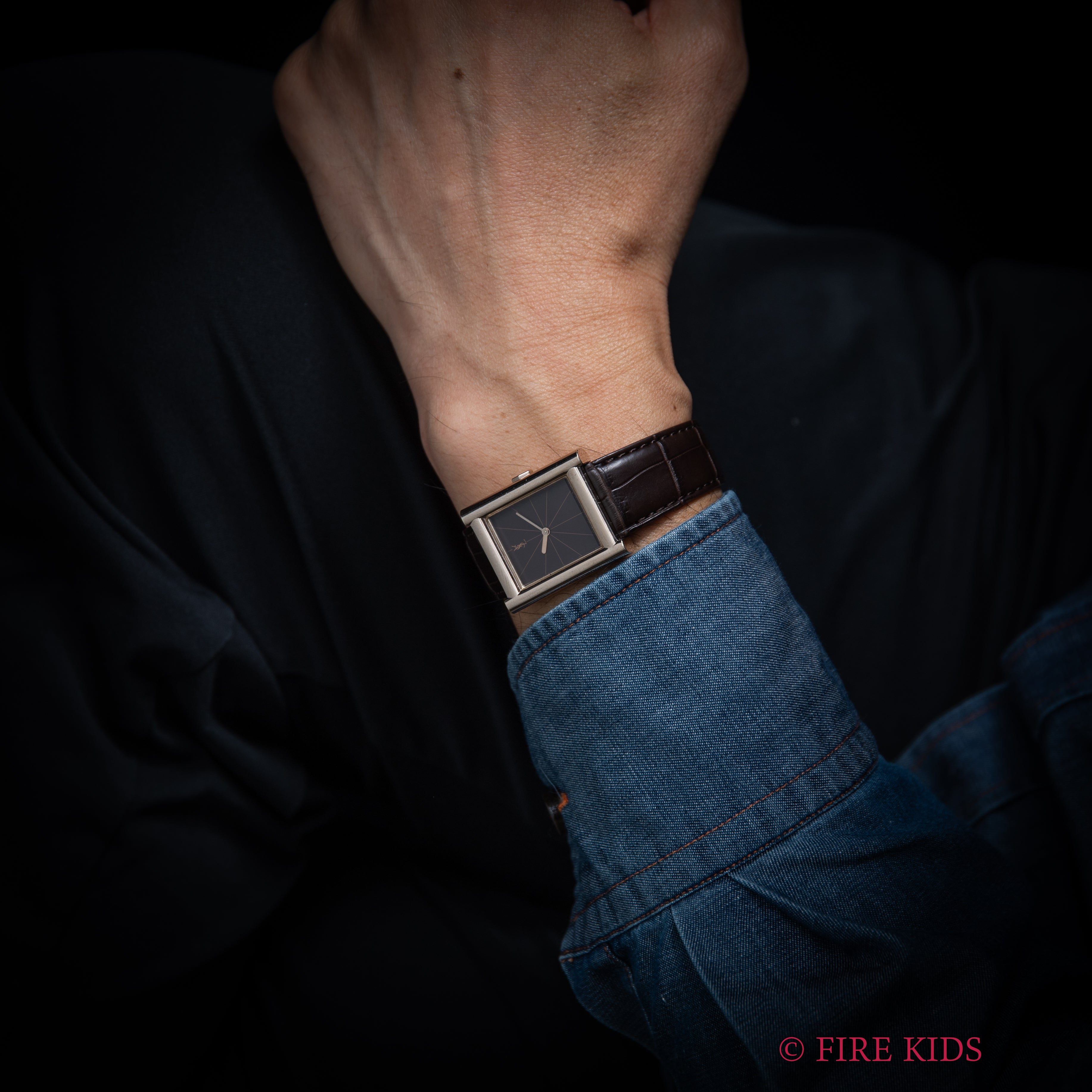 イヴサンローラン レクタンギュラー 1970年代製 手巻き タンク型