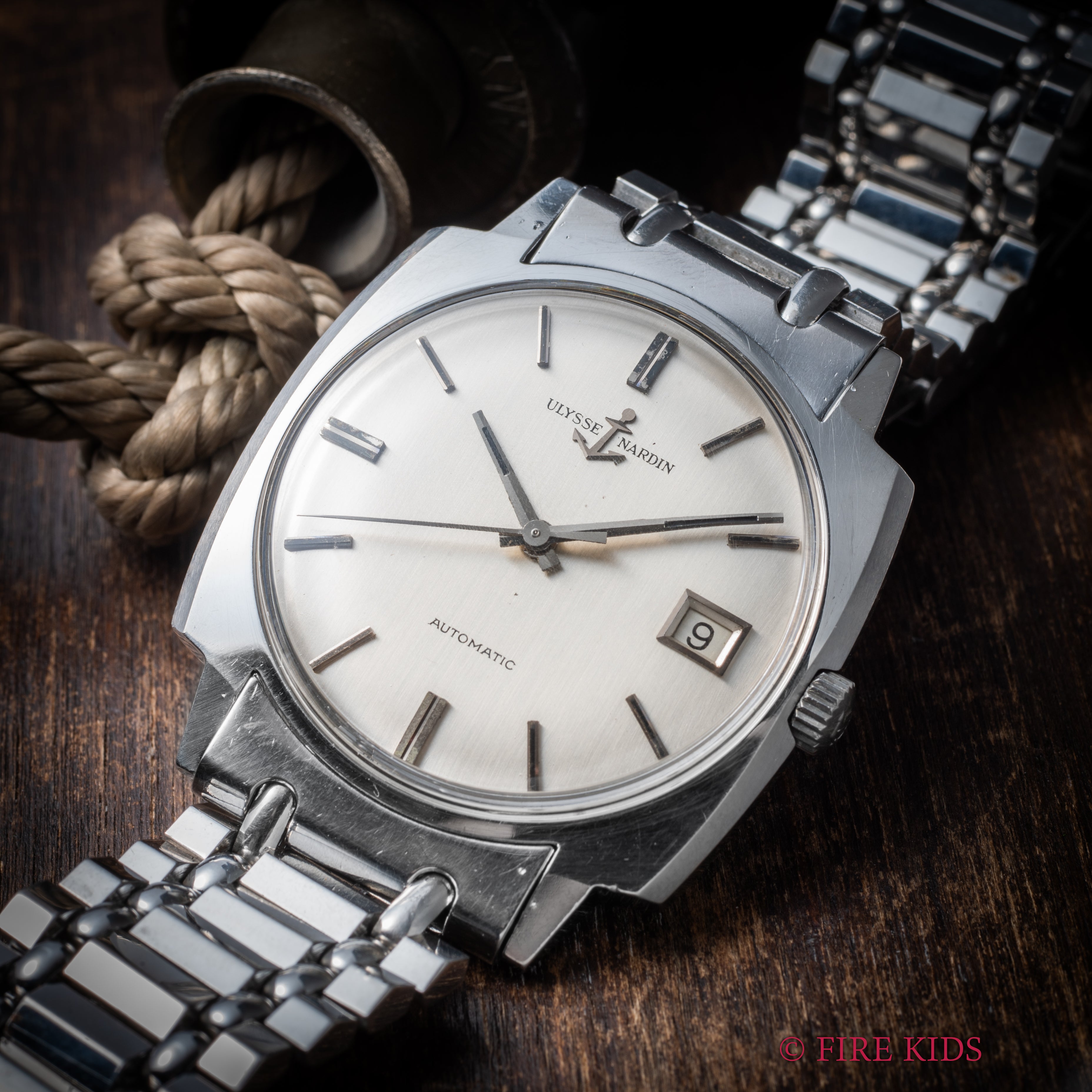 ユリスナルダン 1970年代製 オートマチック 純正ブレス付き クッションケース