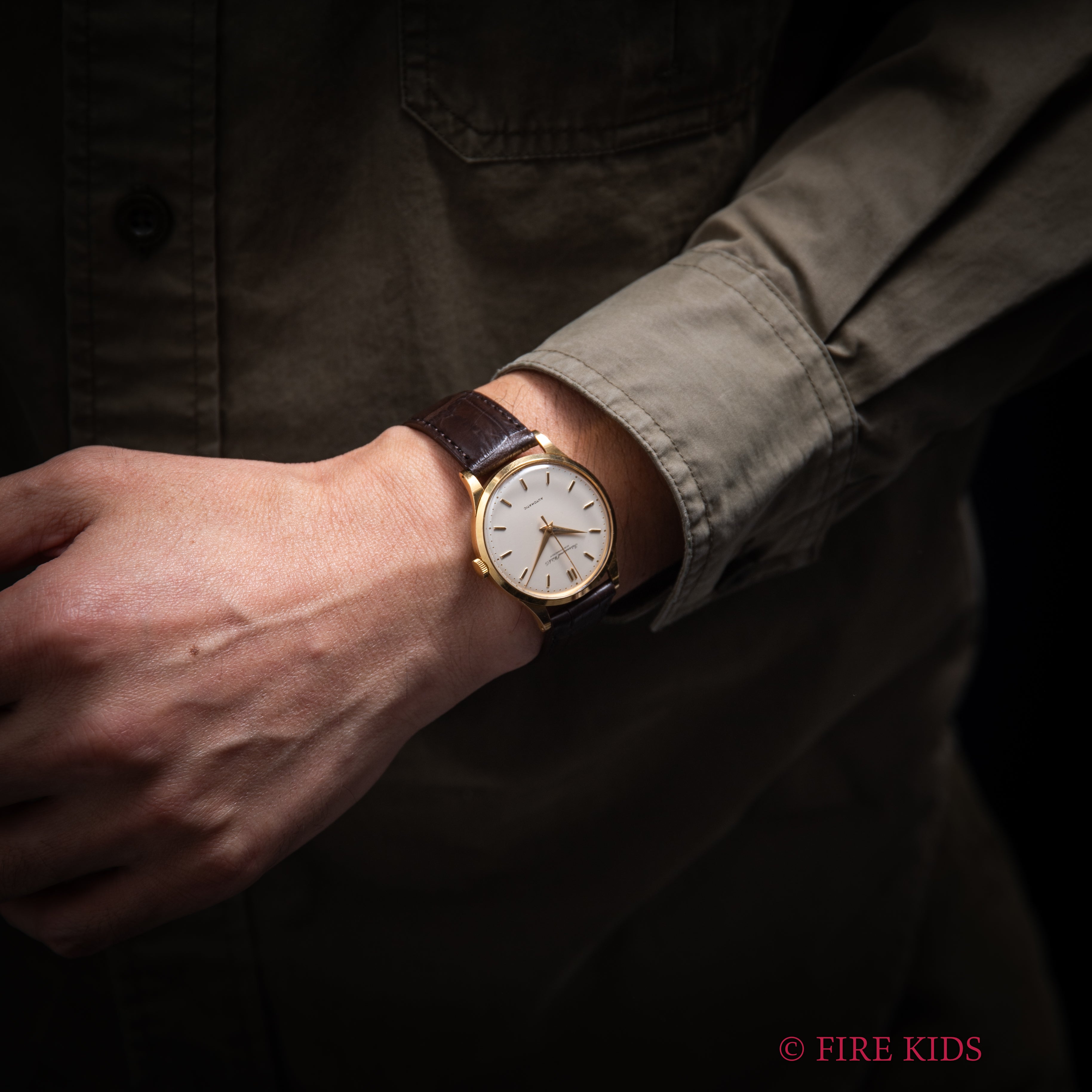 IWC ラウンドケース 1962年製 18金無垢イエローゴールド Cal.853 ノンデイト自動巻き 純正尾錠、革ベルト付き