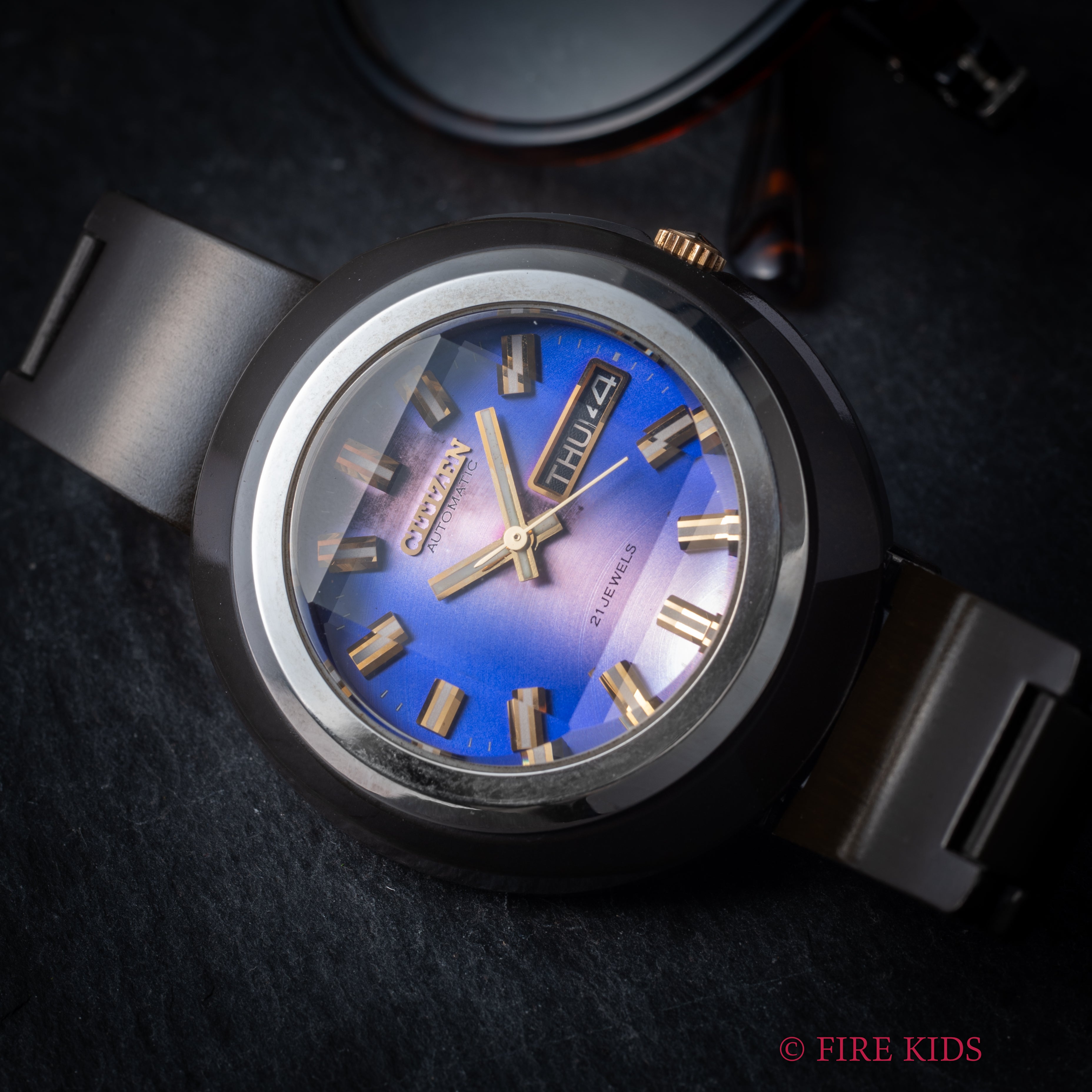 シチズン カスタムV2 1973年製 カットガラス ブラッキーケース パープルグラデーションダイヤル