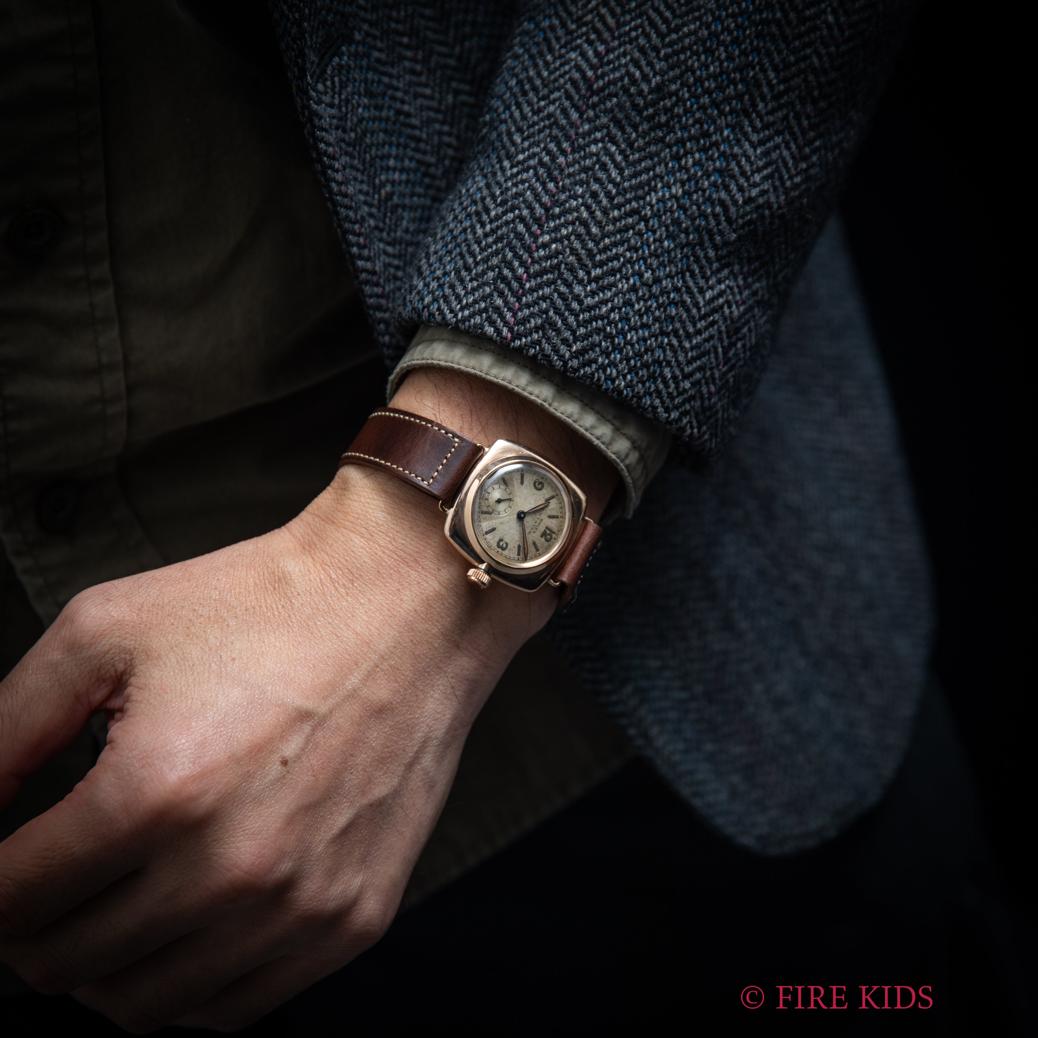 ロレックス オイスター クリスクロス クッションケース  9金無垢 1934年製 純正尾錠付き Ref.678