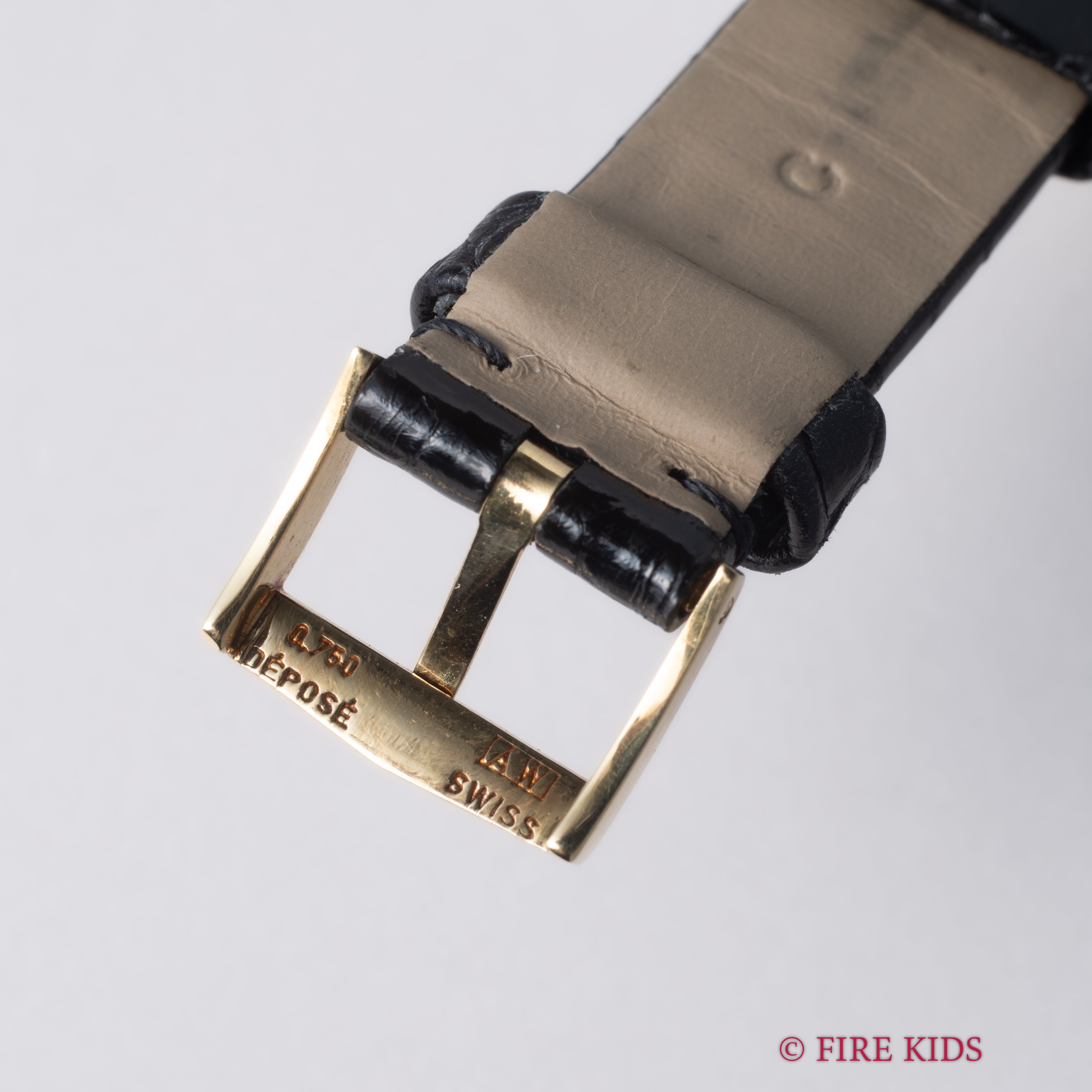 ヴァシュロン・コンスタンタン 18金無垢スクエアケース エクストラフラット 1970年代前半製 手巻 Cal.K1001/2 純正金無垢尾錠