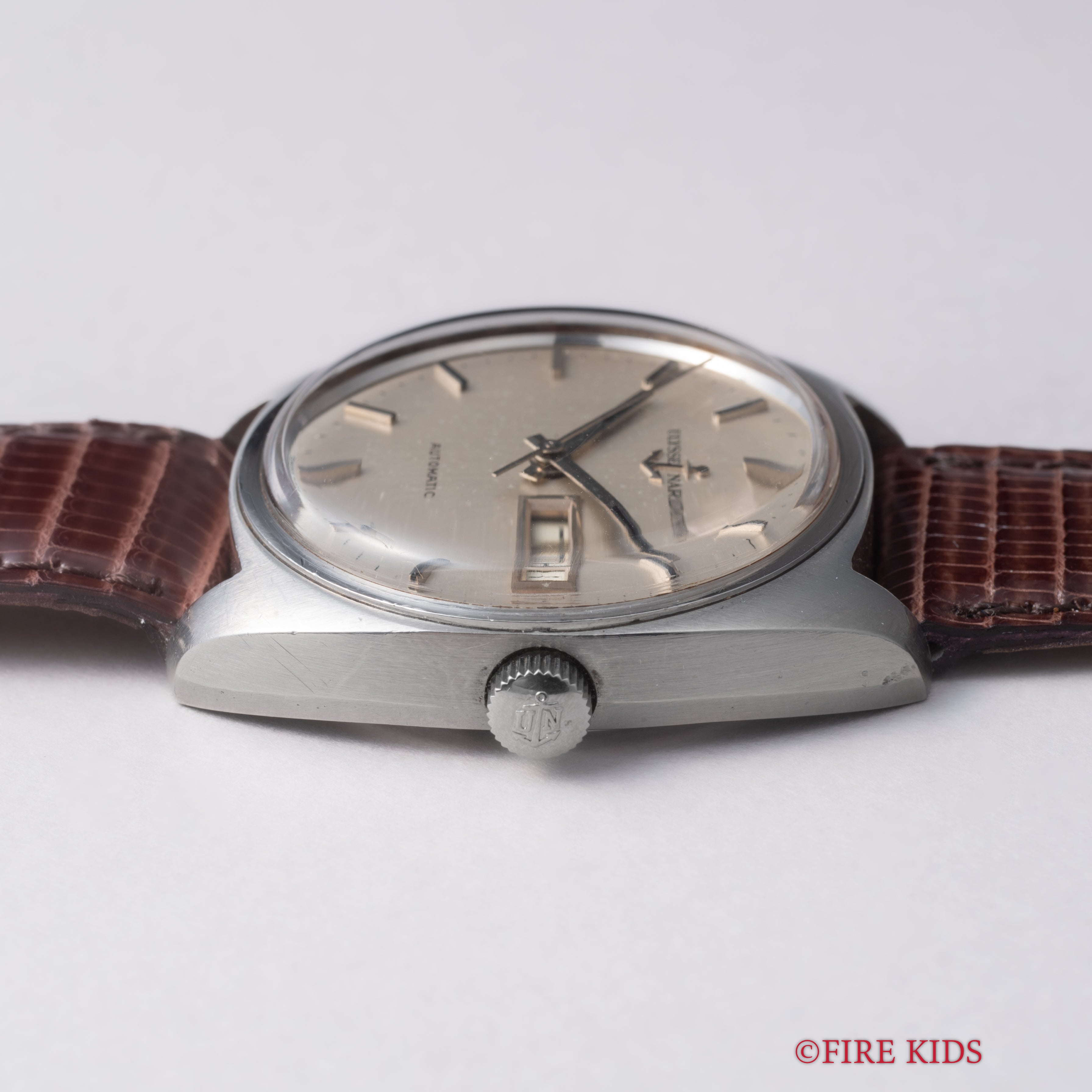 ユリスナルダン 1970年代製 自動巻き デイデイト トノーケース Cal.N11JB