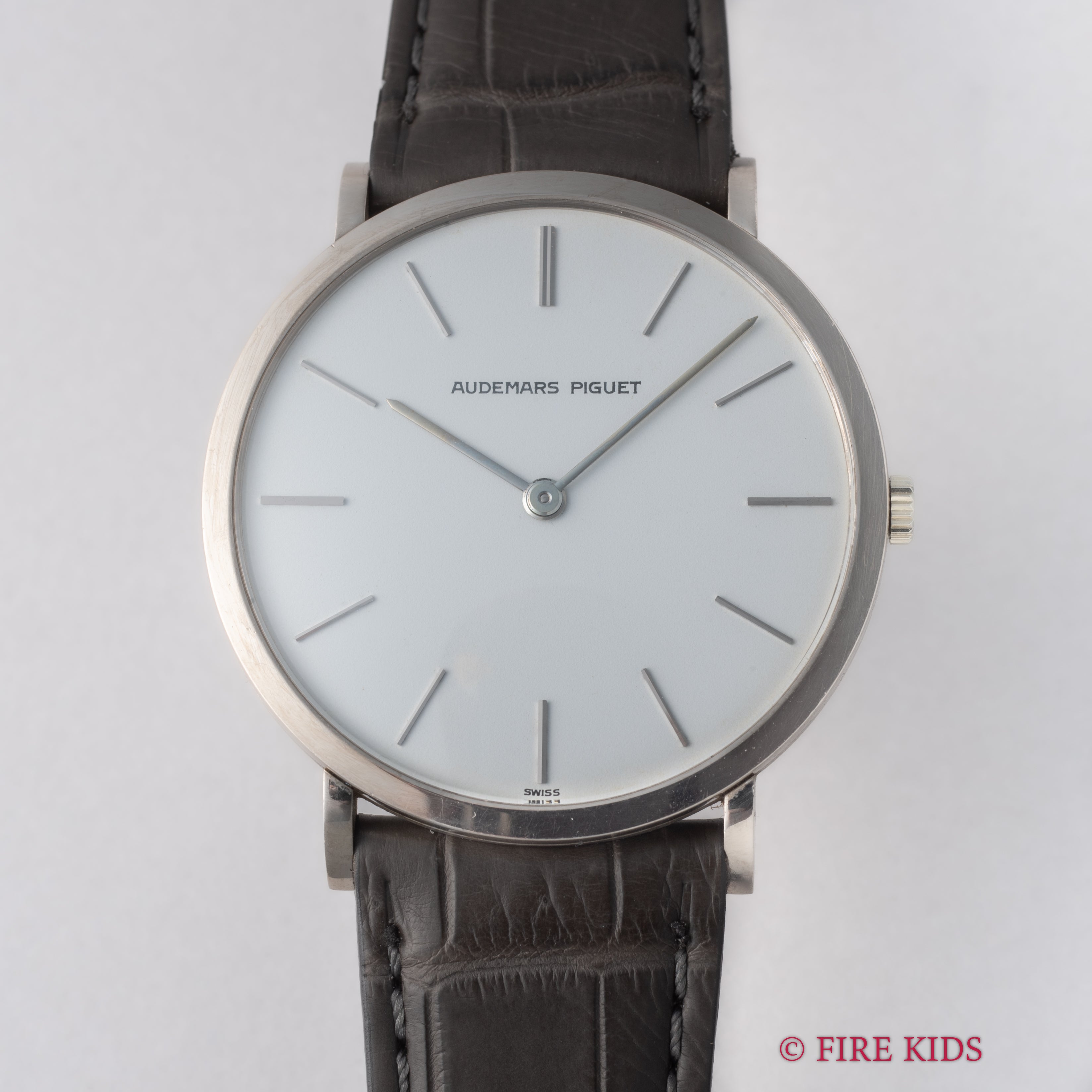 オーデマ・ピゲ 18金無垢ホワイトゴールドエクストラフラット 1970年代後半製 Cal.2090 純正18KWG尾錠