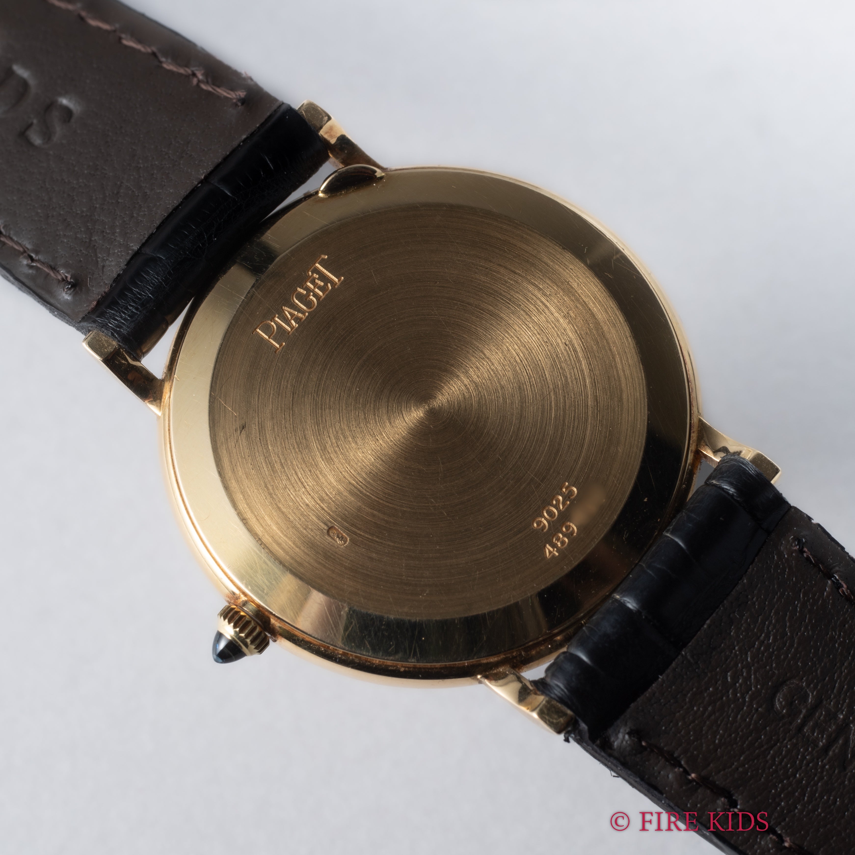 ピアジェ 18金無垢ウルトラシン ローマンダイヤル 1980年代製 Cal.9P2 純正金無垢尾錠