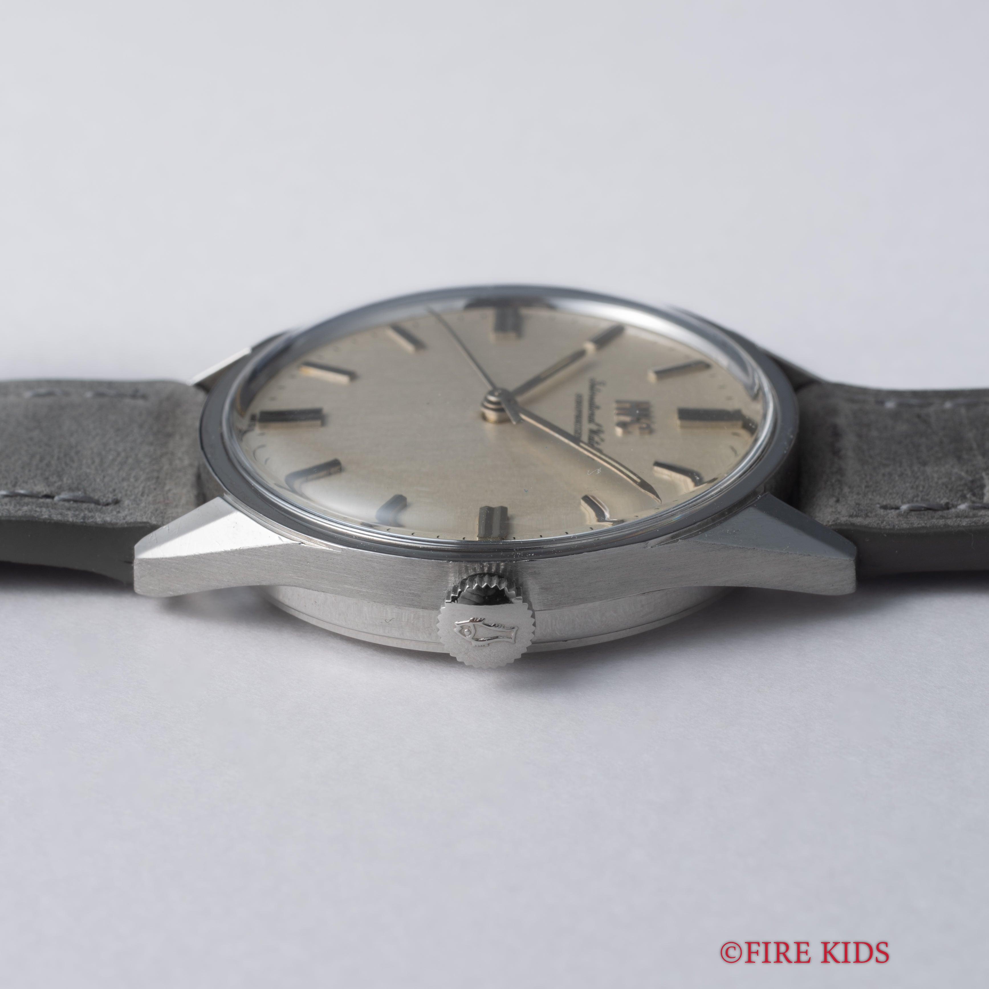 IWC ラウンドケース 1970年製(昭和45年製) Cal.89 手巻 オールドインター R810 お魚リューズ
