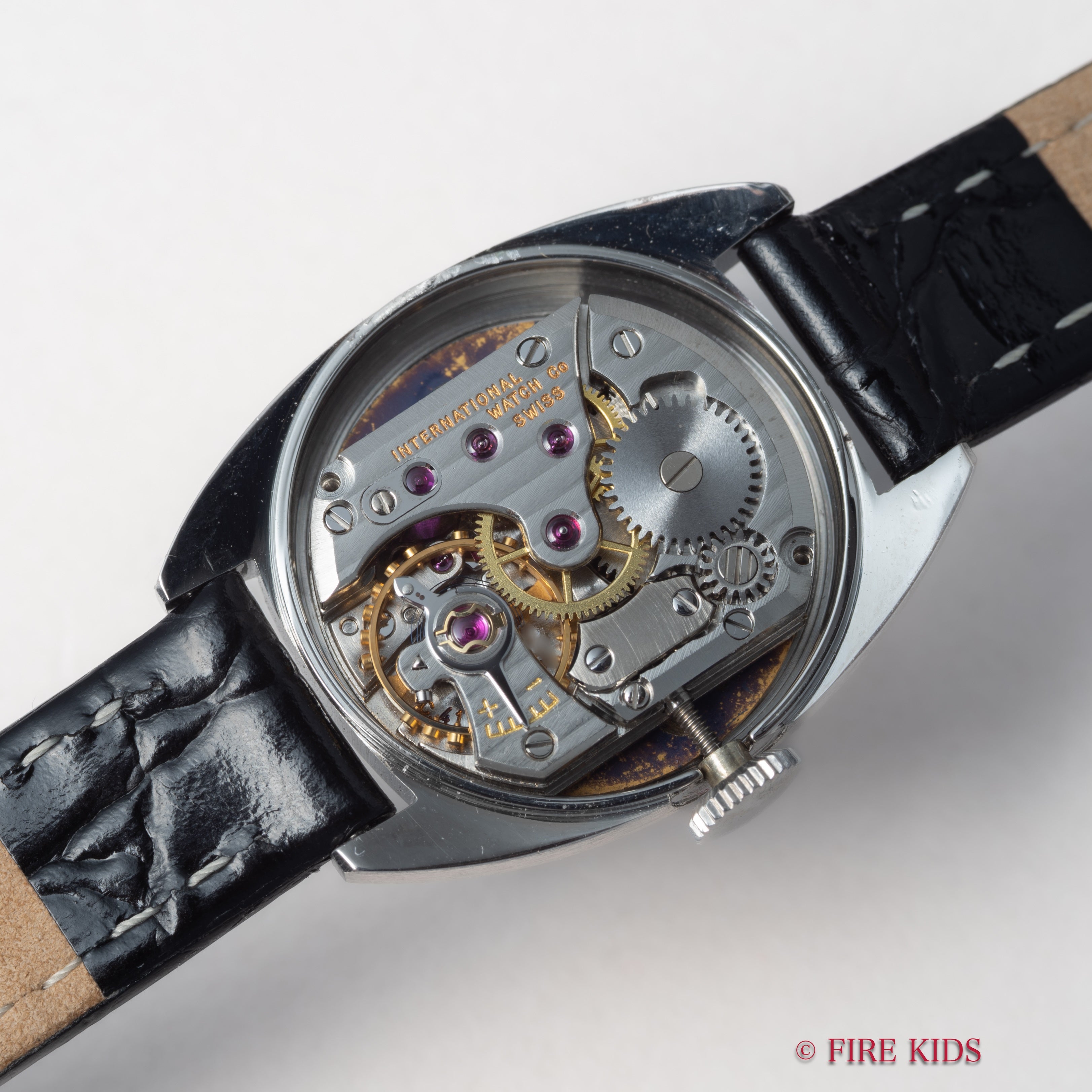 IWC レディース トノーケース ブルーダイヤル 1972年製 手巻き Cal.41