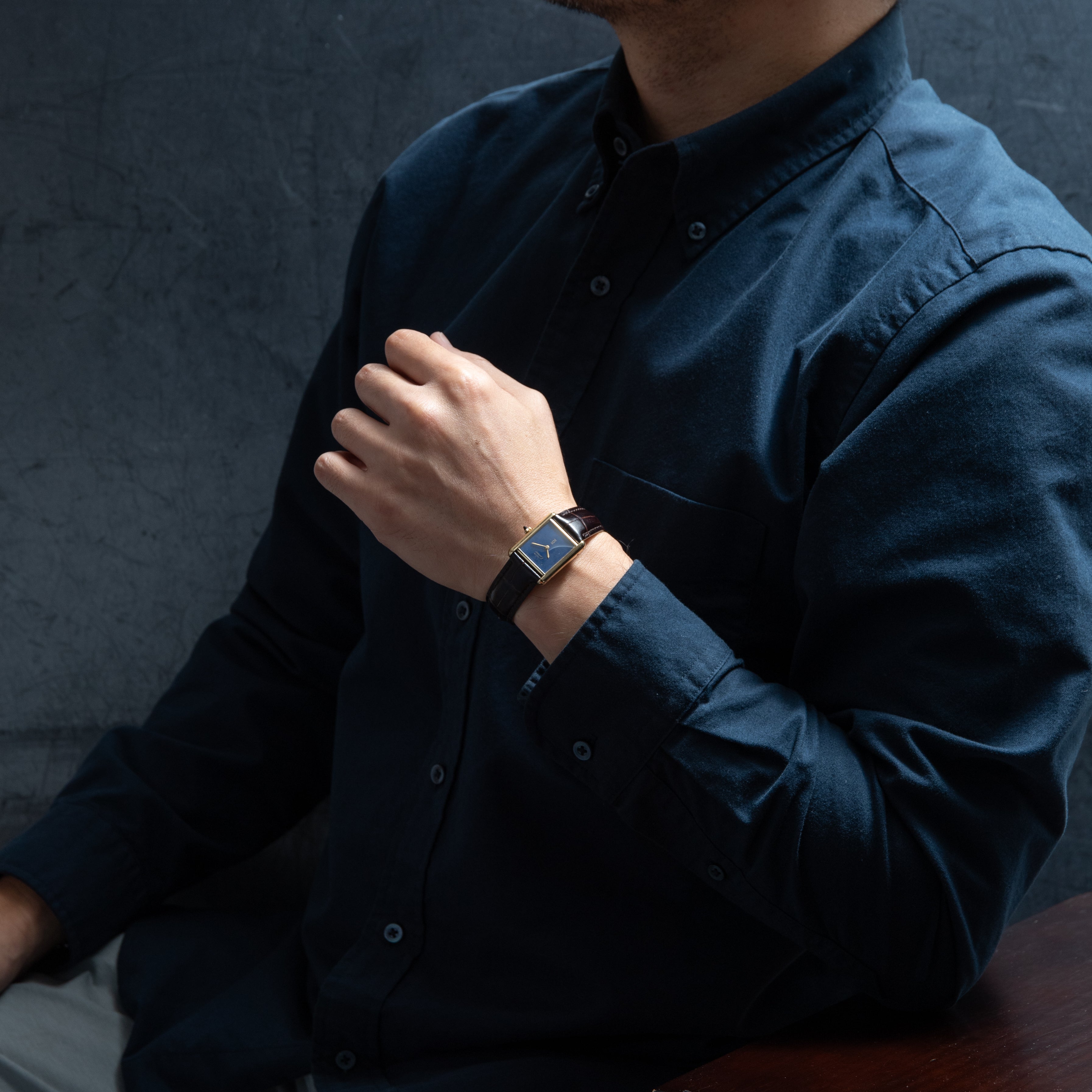 カルティエ マストタンク 1980年代製 LMサイズ ブルーダイヤル 純正尾錠付き