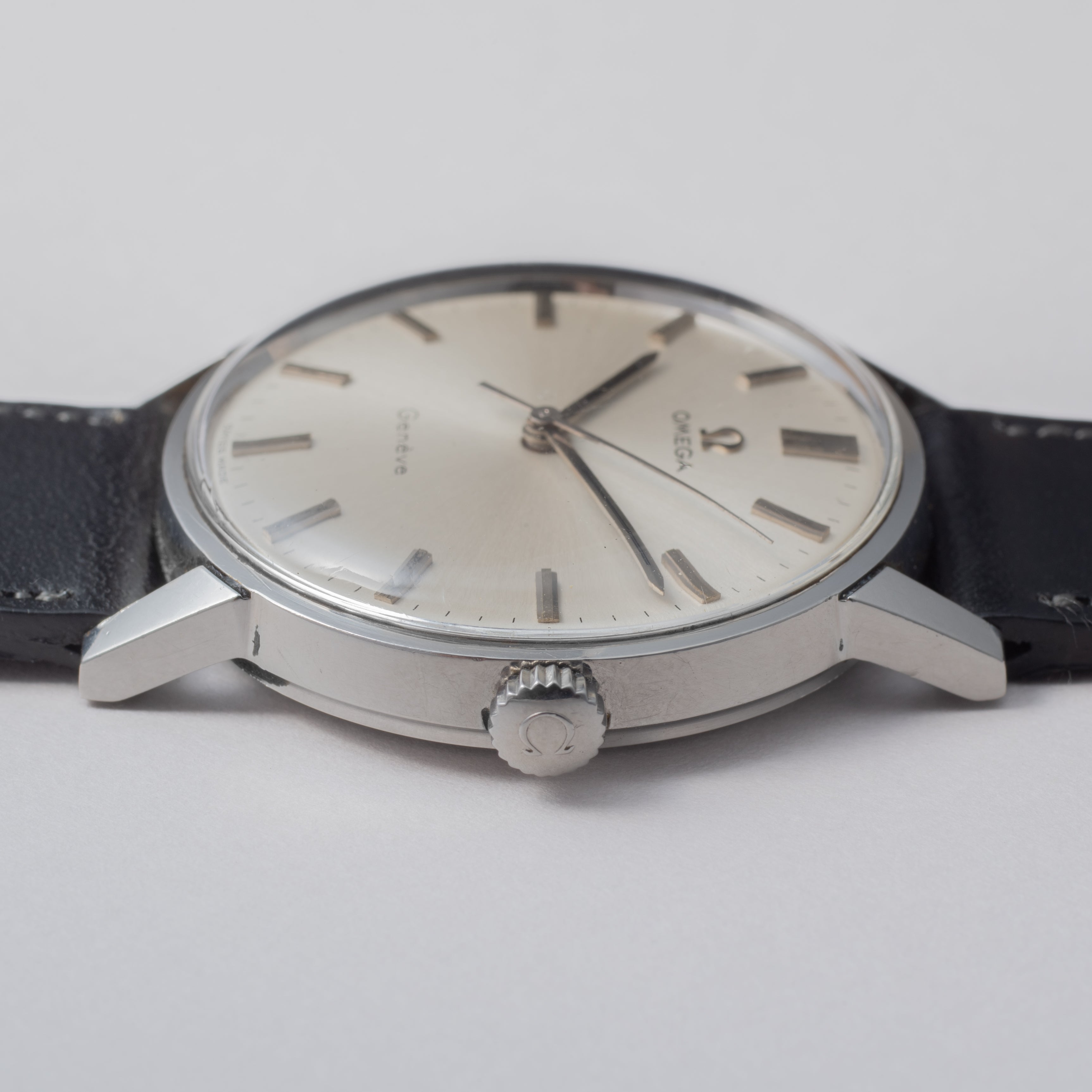 オメガ ジュネーブ 1967年製 手巻き ラウンドケース Ref.135.011 ノンデイト