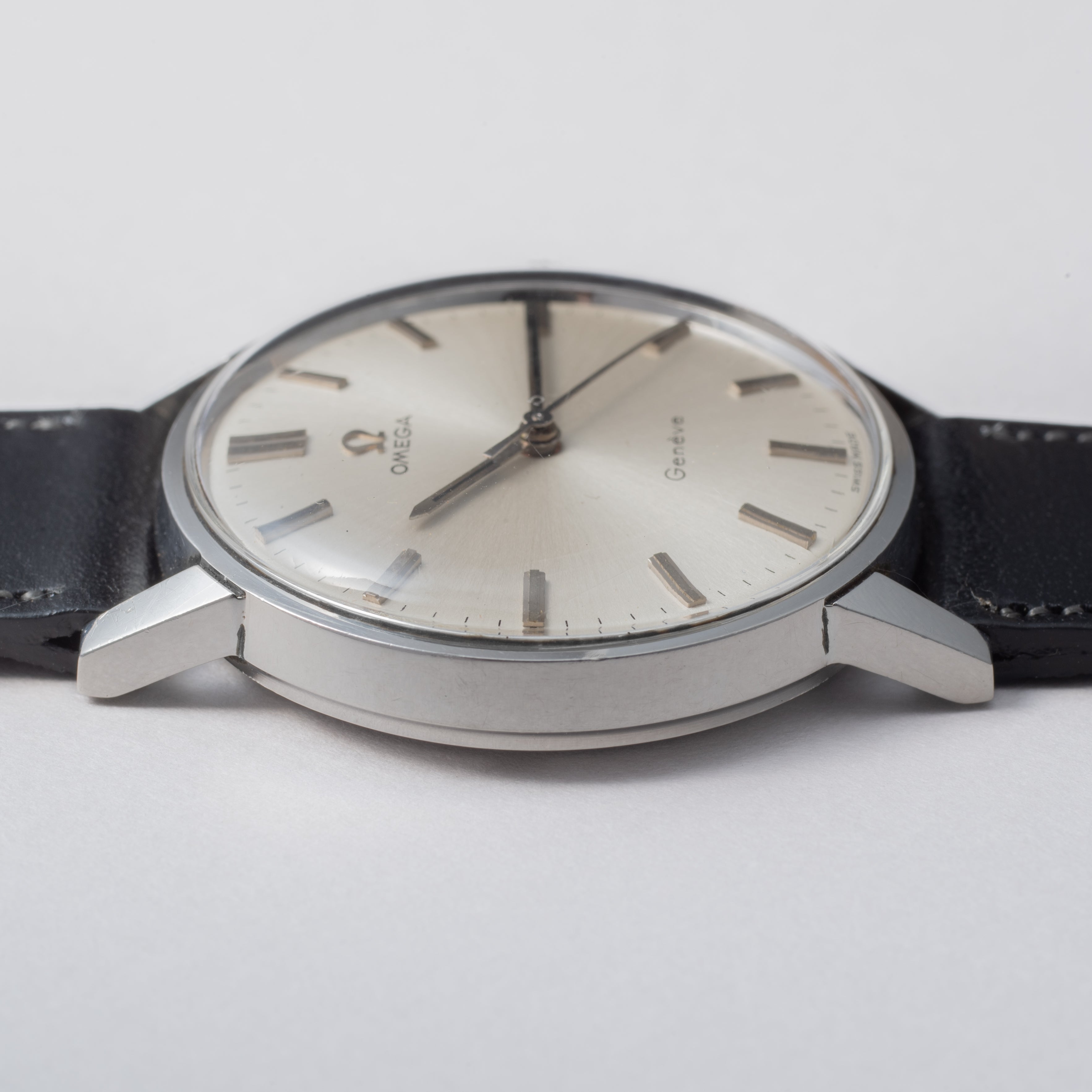 オメガ ジュネーブ 1967年製 手巻き ラウンドケース Ref.135.011 ノンデイト