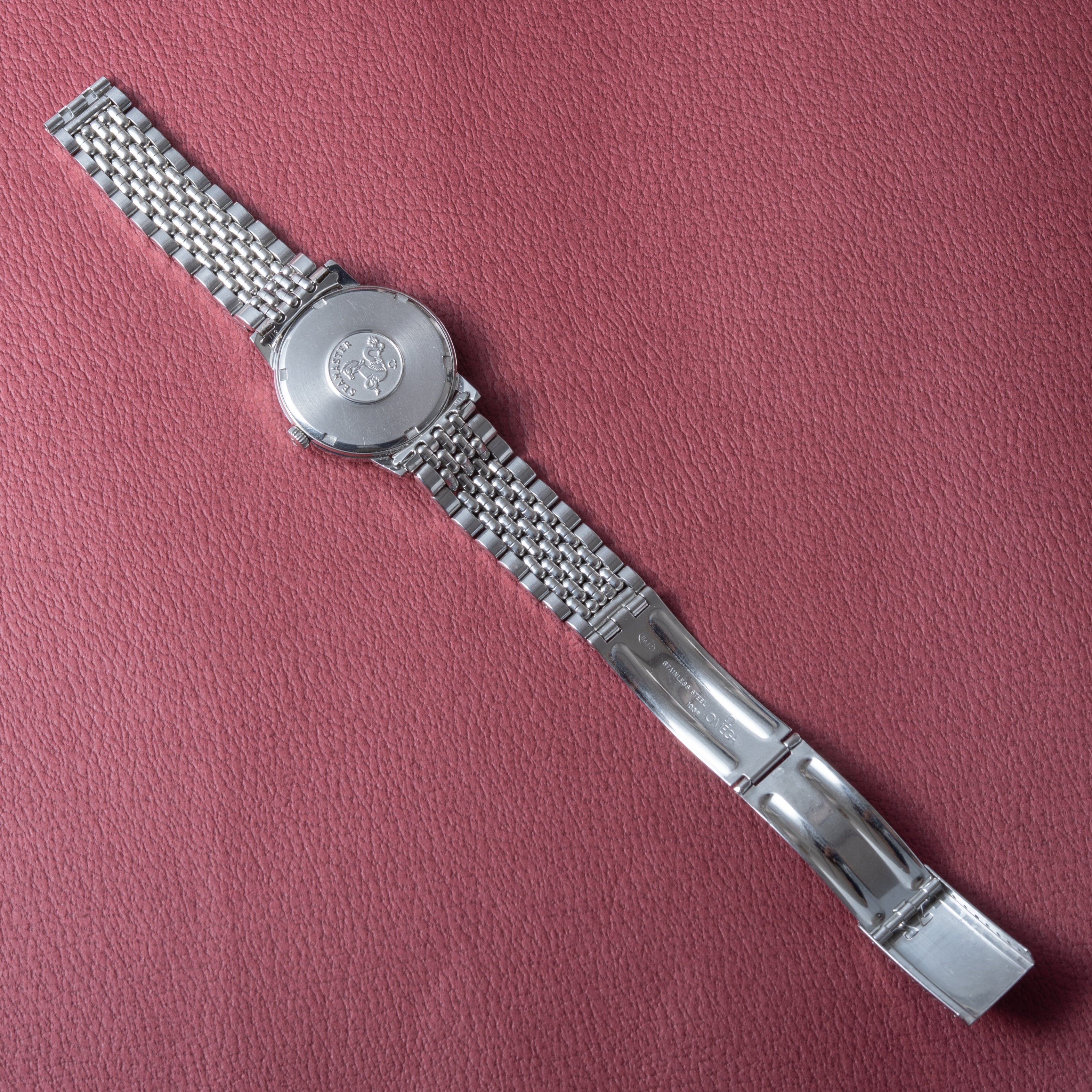 オメガ ジュネーブ ラウンドケース 1967年製 手巻き ノンデイト Ref.135.011