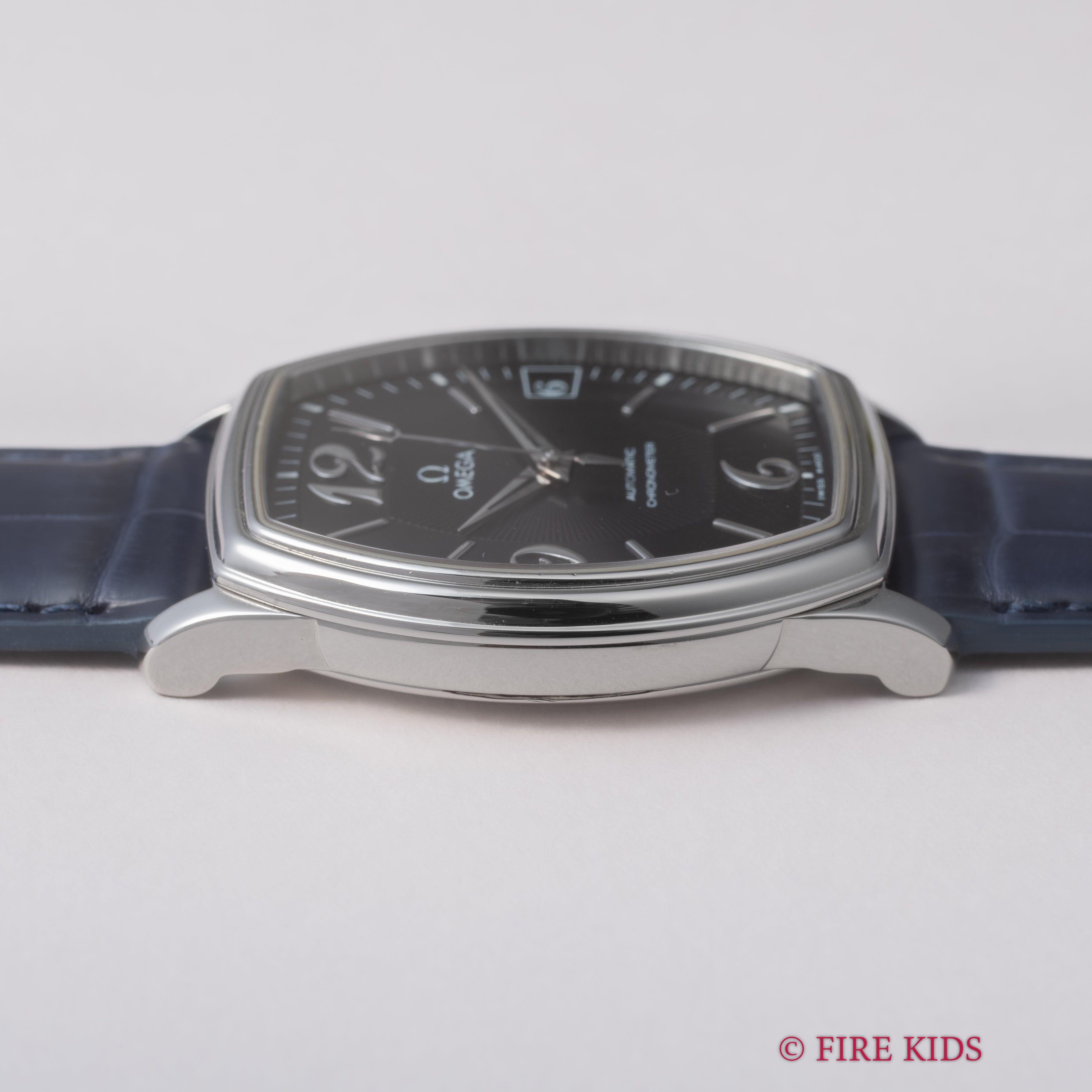 オメガ デ・ヴィル プレステージ クロノメーター 自動巻 トノーケース 1999年製 純正尾錠付き