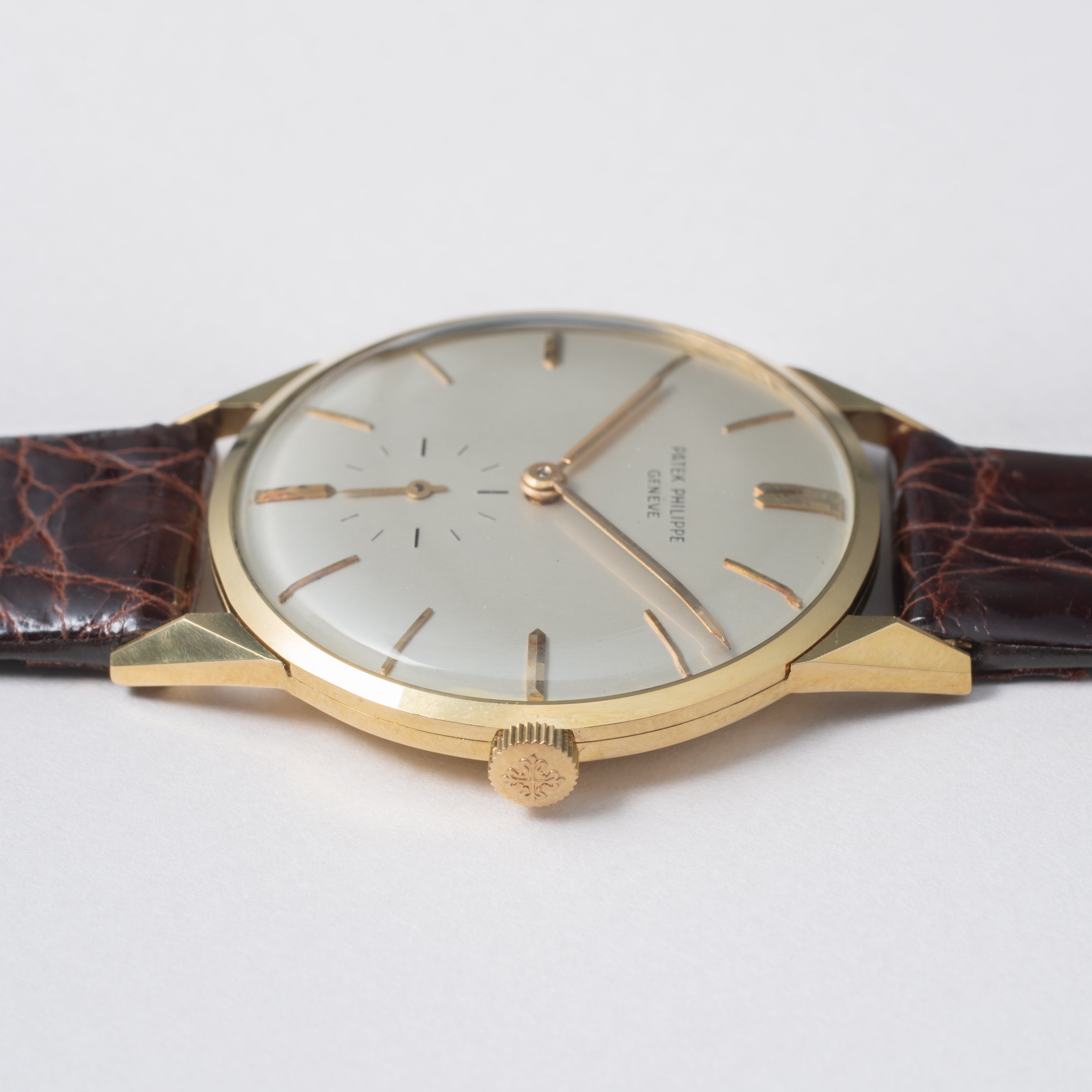 パテックフィリップ カラトラバ 1957年製 Ref.2568/1 18金無垢イエローゴールド 箱、サティフィケイト、純正尾錠付き