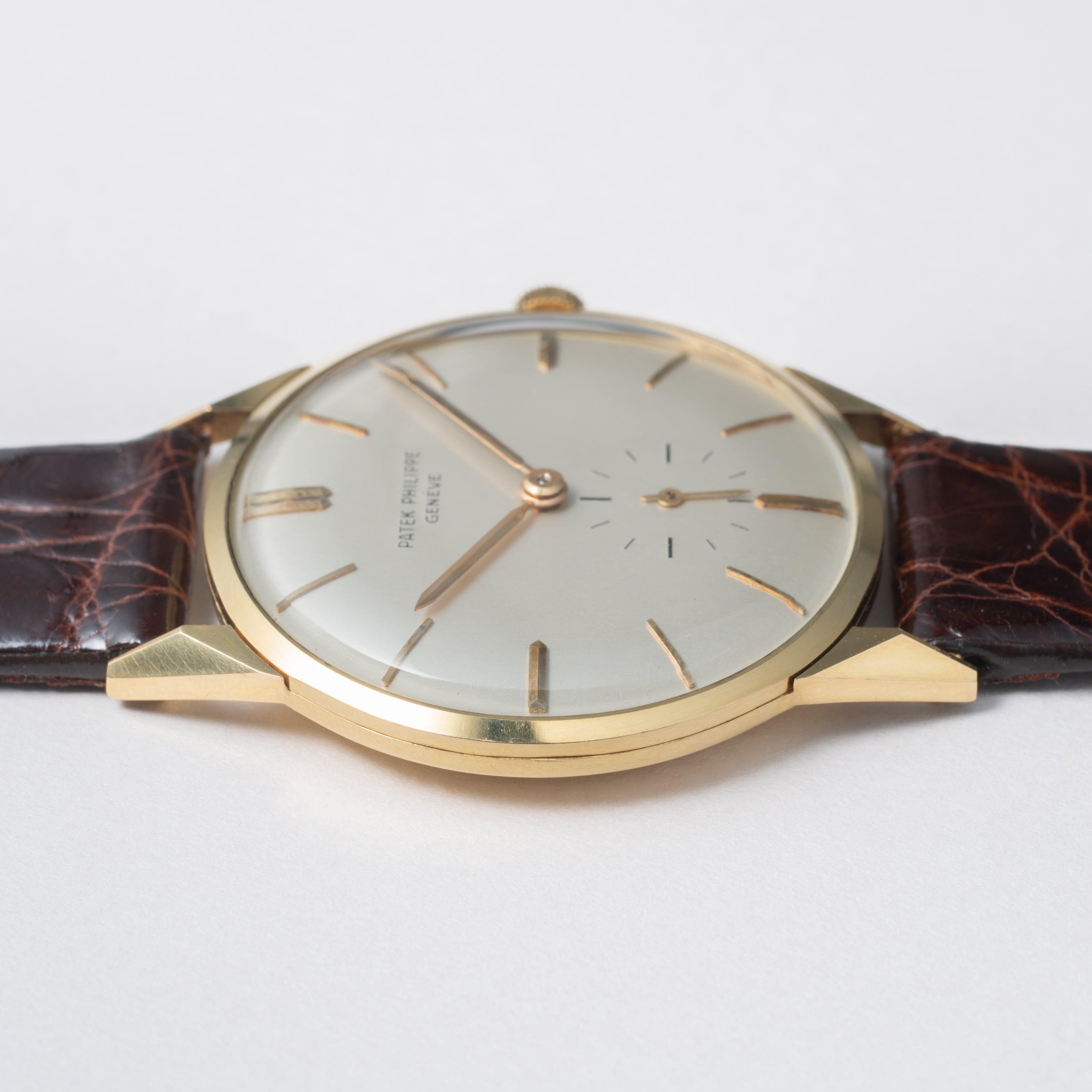 パテックフィリップ カラトラバ 1957年製 Ref.2568/1 18金無垢イエローゴールド 箱、サティフィケイト、純正尾錠付き