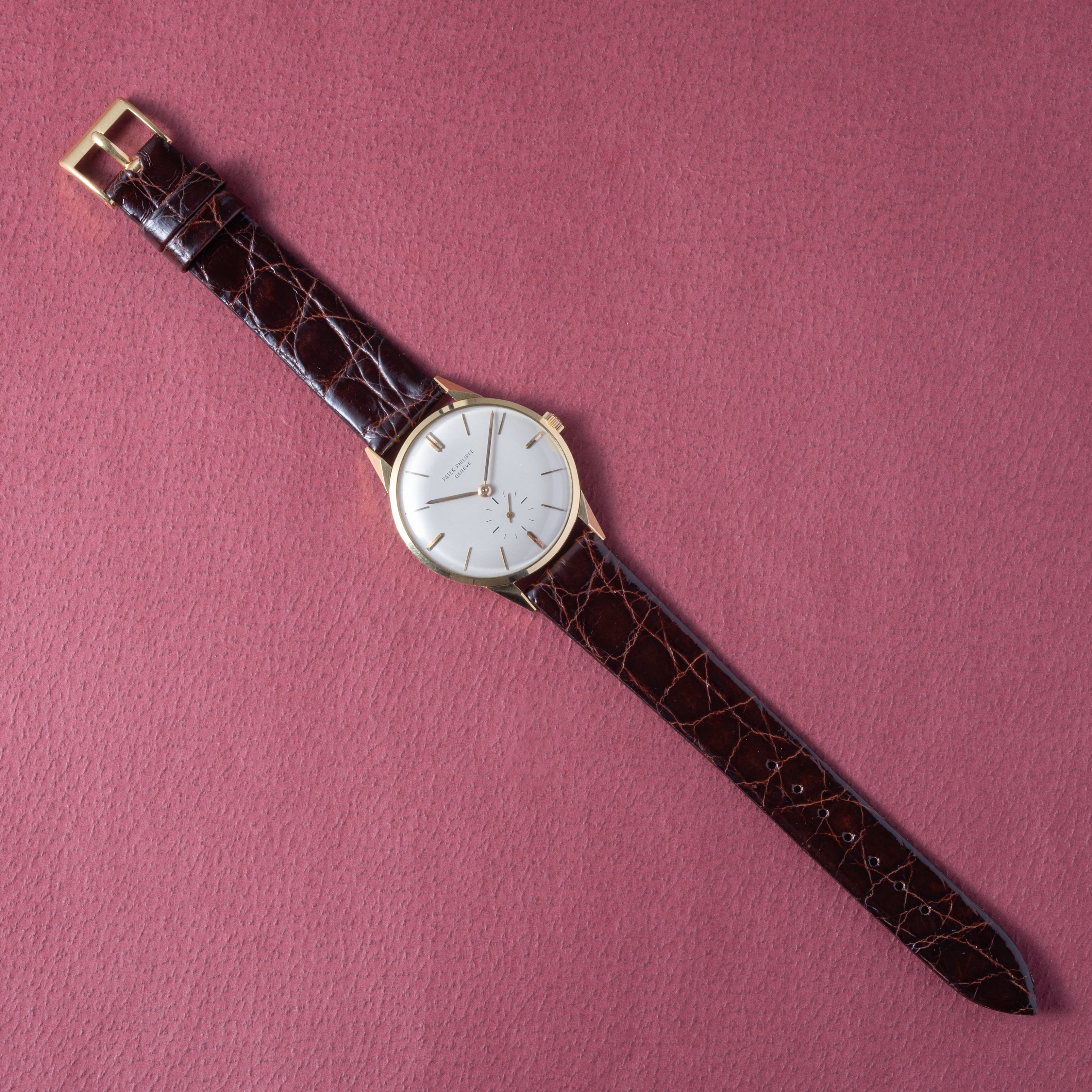 パテックフィリップ カラトラバ 1957年製 Ref.2568/1 18金無垢イエローゴールド 箱、サティフィケイト、純正尾錠付き