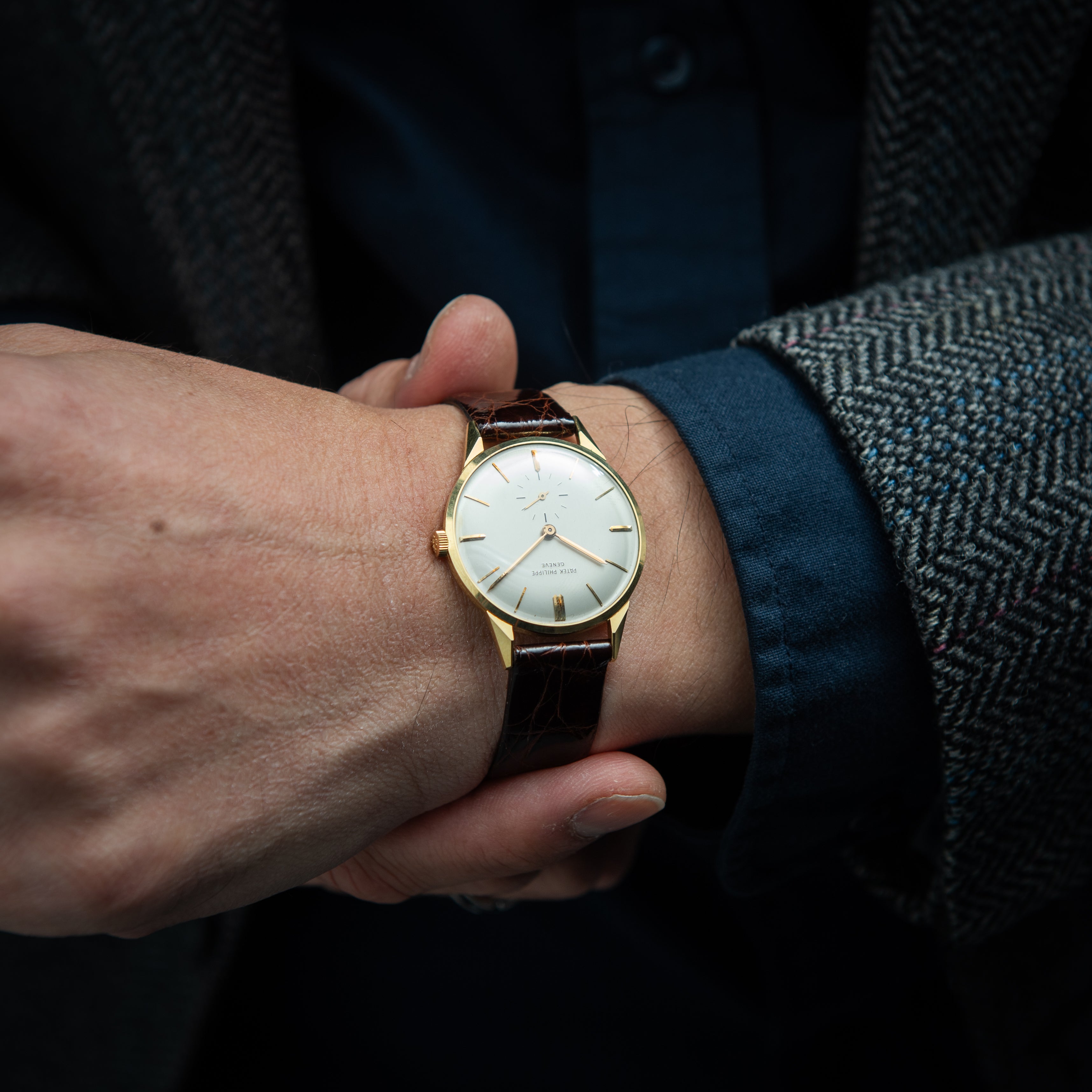 パテックフィリップ カラトラバ 1957年製 Ref.2568/1 18金無垢イエローゴールド 箱、サティフィケイト、純正尾錠付き