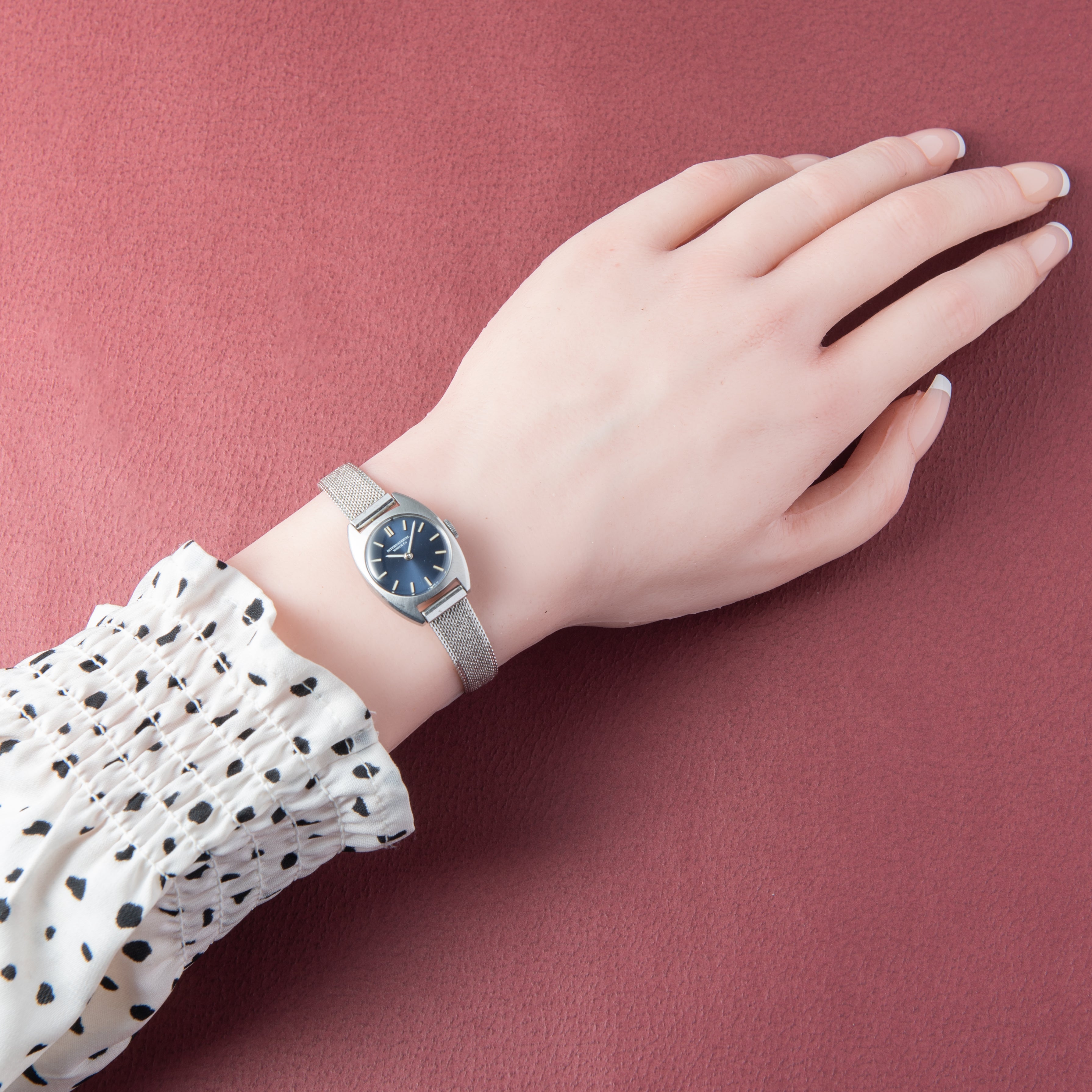 IWC レディース トノー型 1972年製 Ref.4108 手巻き Cal.412 ブルーダイヤル