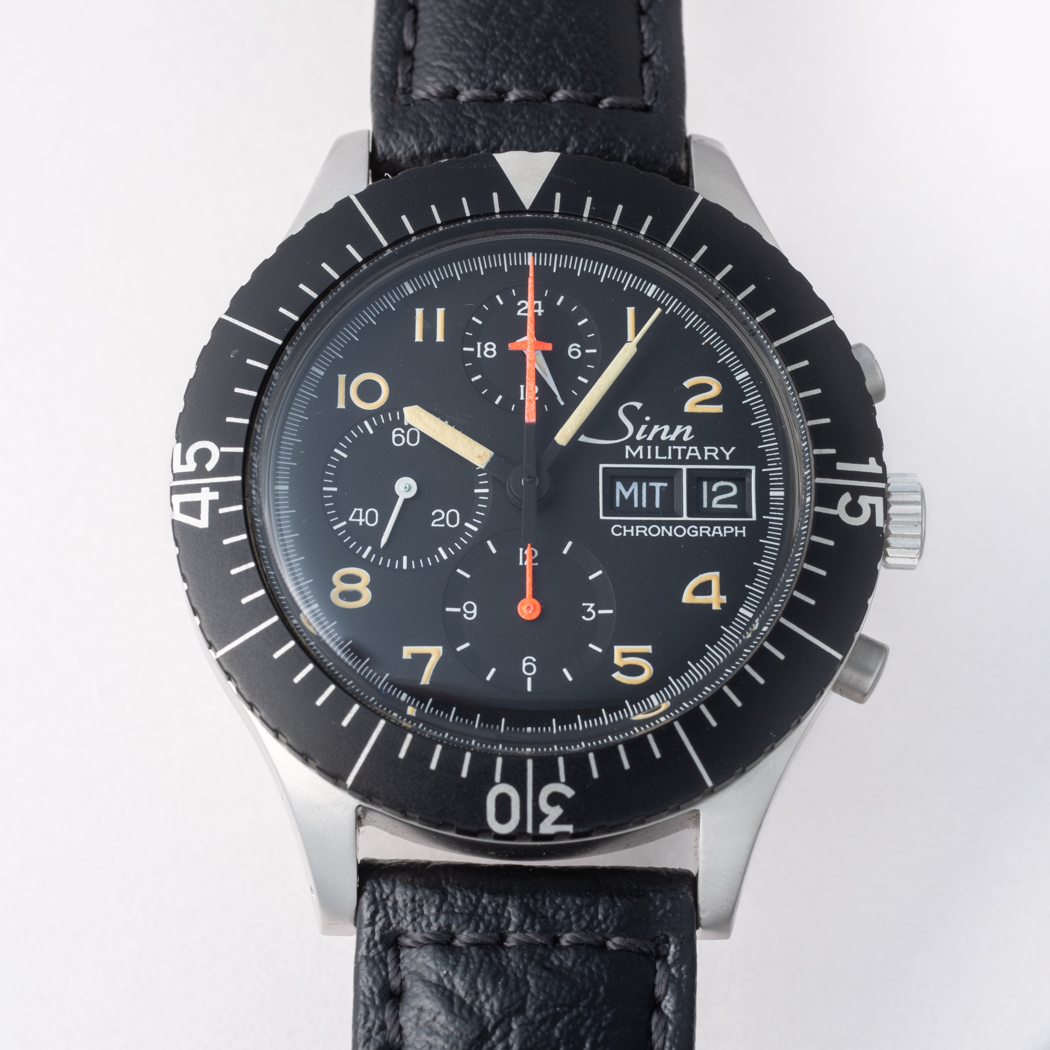 ジン ミリタリークロノグラフ 1990年代製 レマニアCal.5100搭載自動巻き 純正尾錠付き