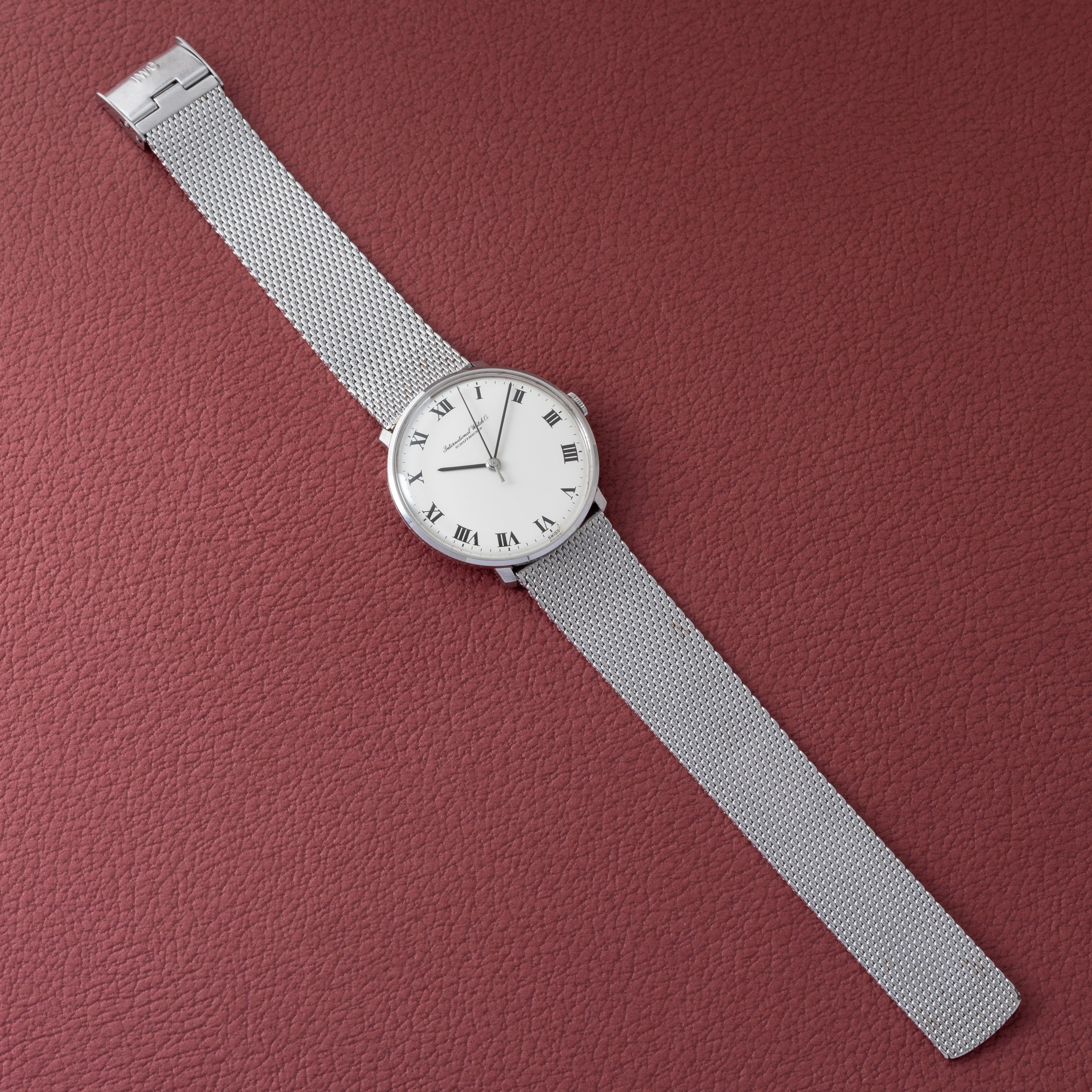 IWC 1973年製 ローマンダイヤル Ref.2401 手巻きCal.403 純正メッシュブレス