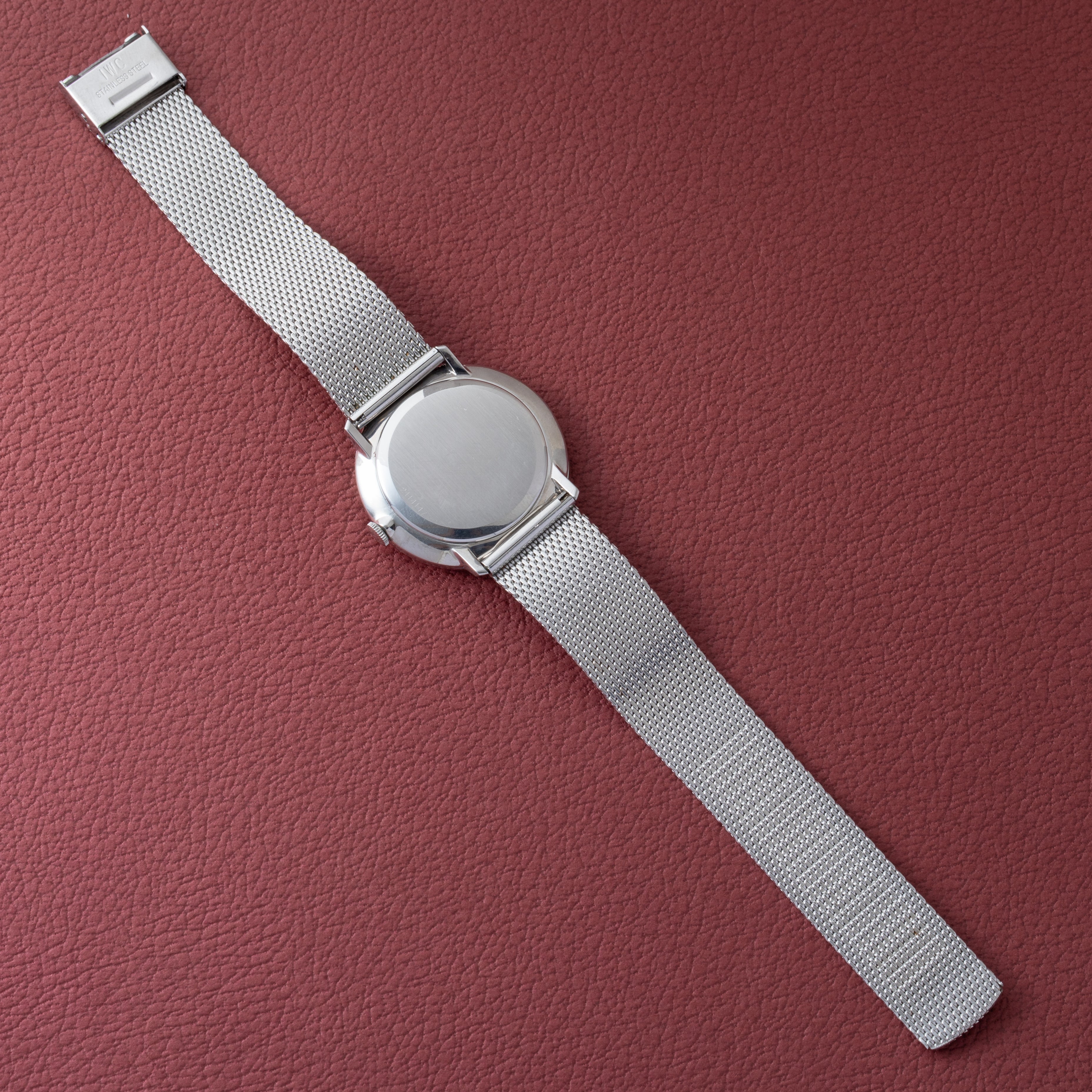 IWC 1973年製 ローマンダイヤル Ref.2401 手巻きCal.403 純正メッシュブレス