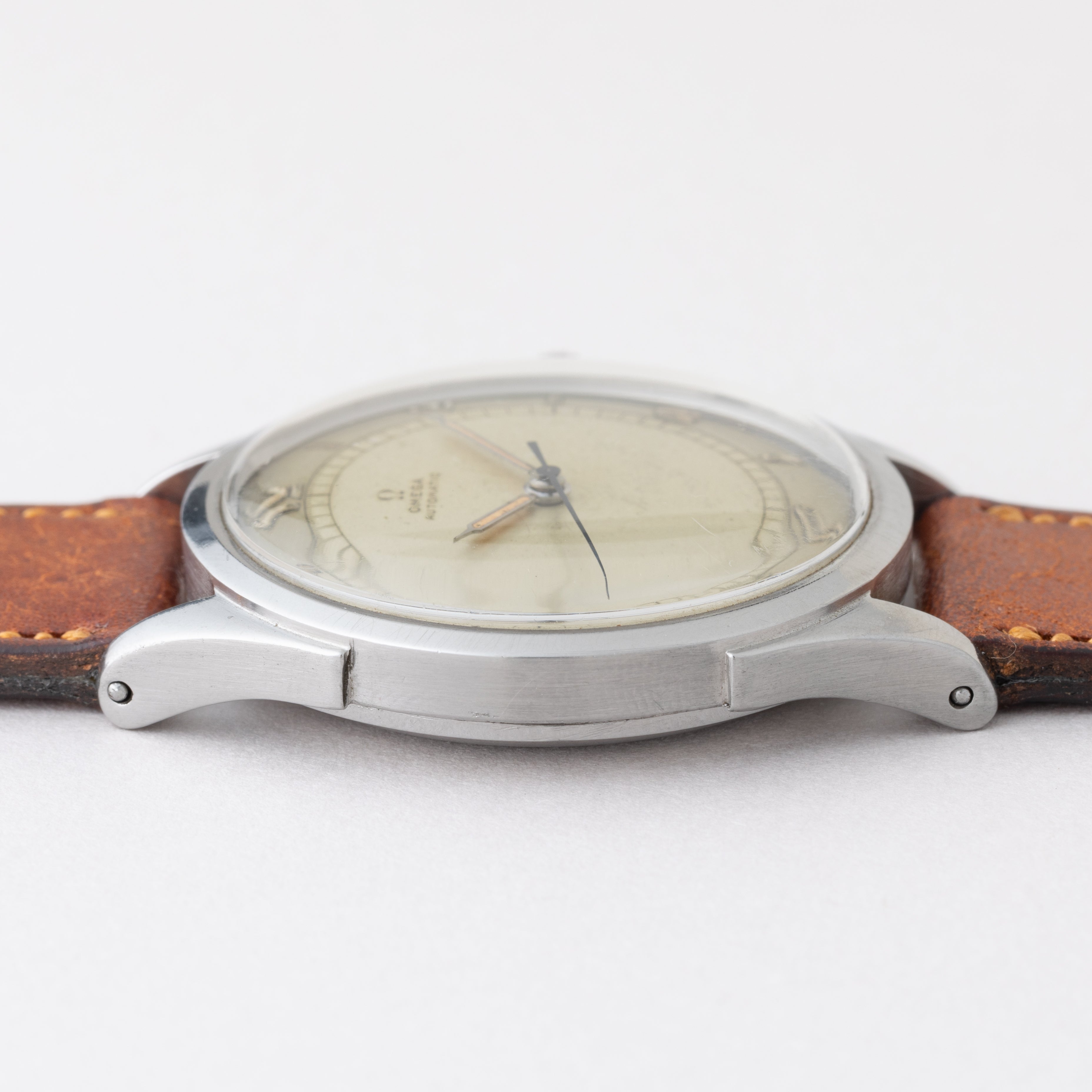 オメガ ラウンドケース 1947年製 バンパー式オートマチック Ref.2421-2