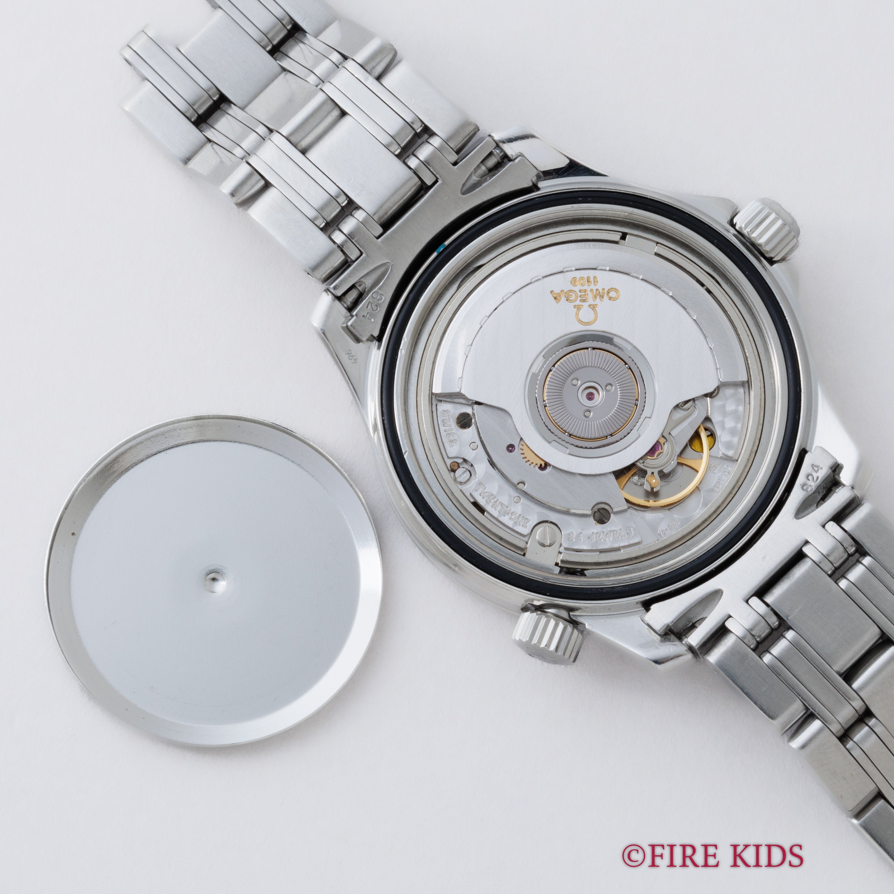 オメガ シーマスター プロフェショナル300m 36㎜ケース 1990年代製 自動巻クロノメーター 純正ブレス 箱付