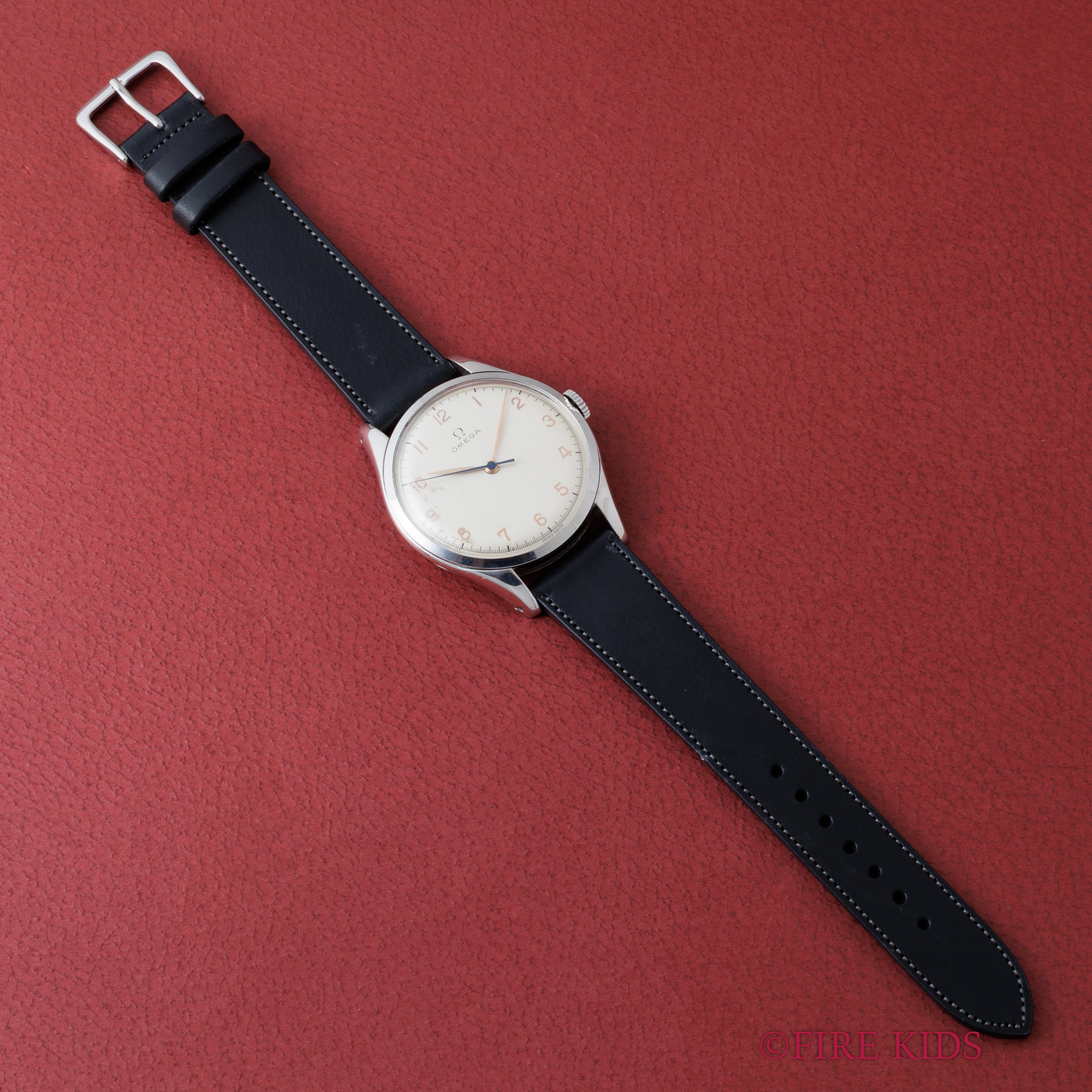 オメガ 30mmキャリバー 37㎜ビックケース 1947年製 手巻 Cal.30T2SC アラビアダイヤル