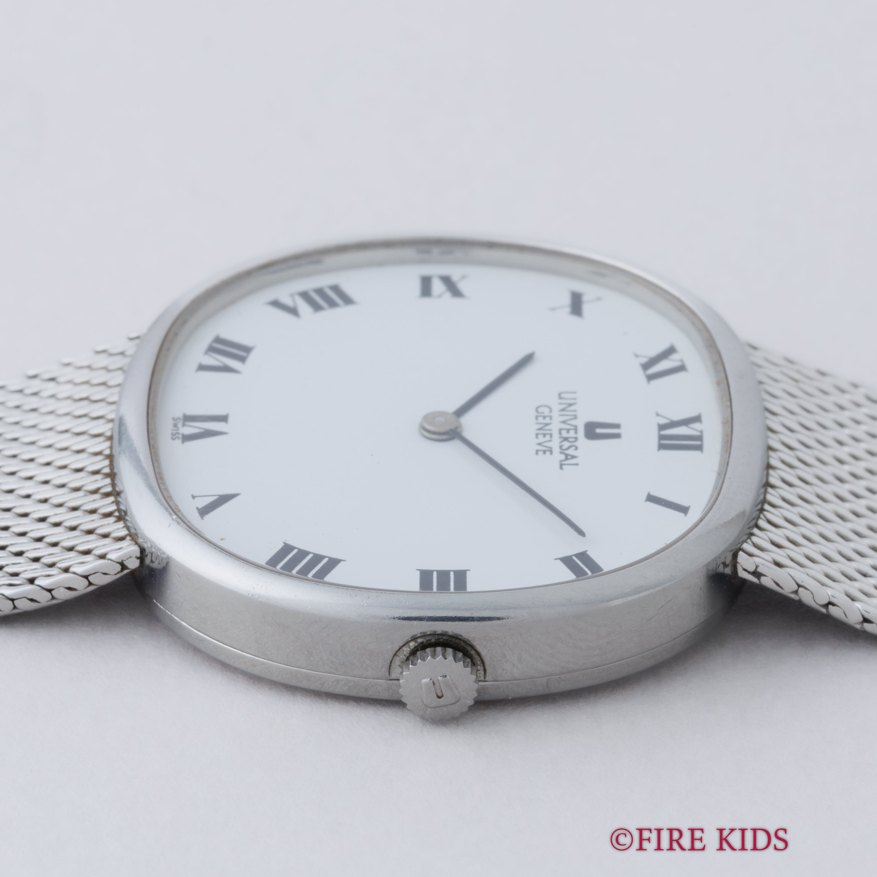 ユニバーサル ジュネーブ 1970年代製 ホワイトローマンダイヤル 一体型ブレス 手巻 Cal.1-42