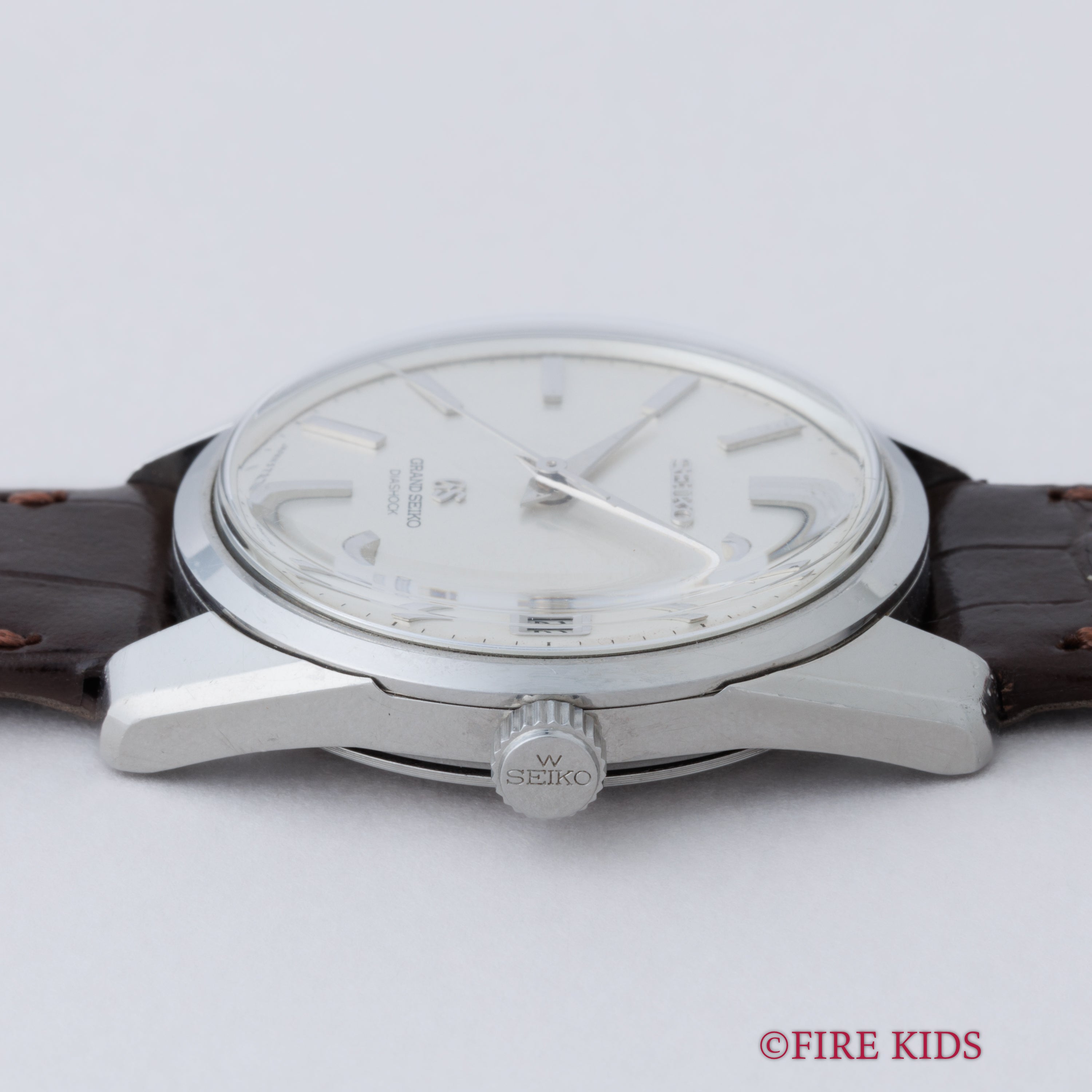 グランドセイコー セカンドモデル後期 1966年製 5722-9990 57GS ライオンメダリオン ロービート手巻