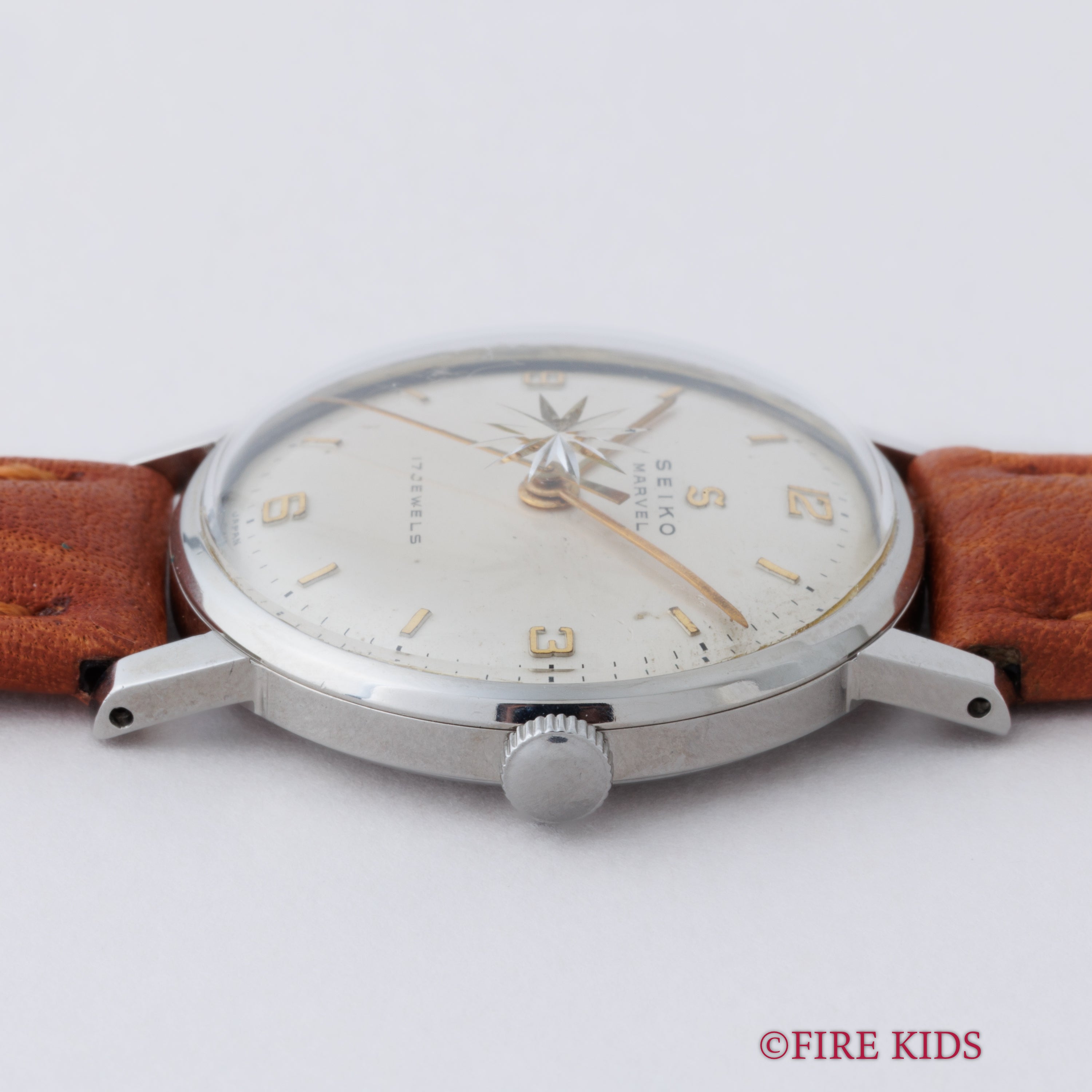 セイコー マーベル 蛇S 1957年製 手巻き 変わり風防