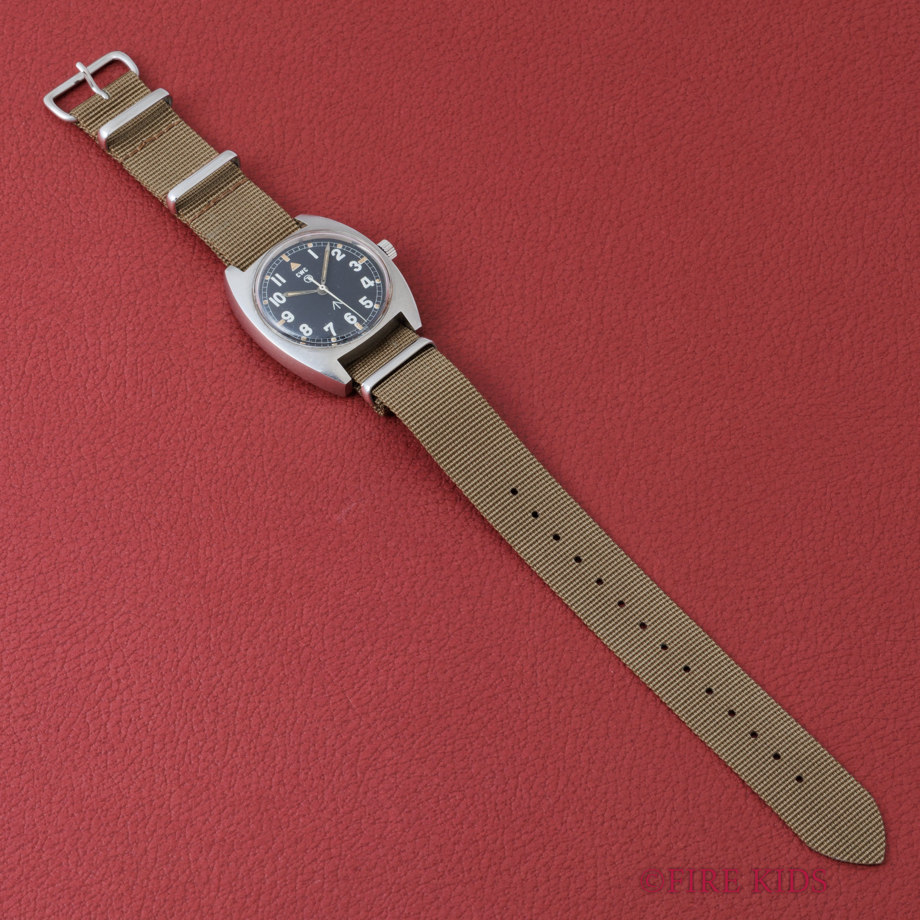 CWC カボットウォッチカンパニー イギリス陸軍軍用時計1979年製 W10 手巻き ブロードアロー