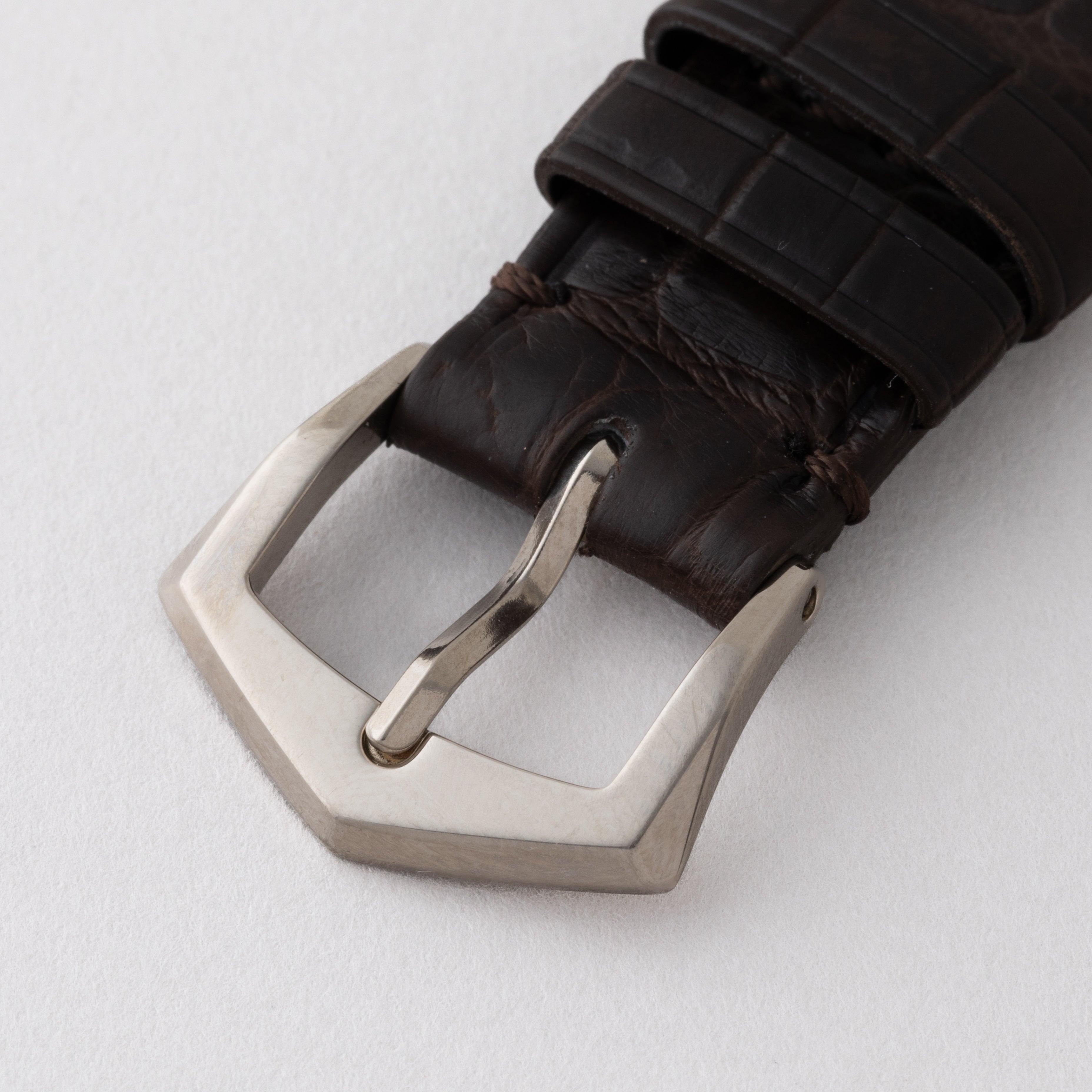 パテックフィリップ 1990年代製 18KWG ラウンドケース ホワイトローマンダイヤル 手巻き 純正中古革ベルト付き