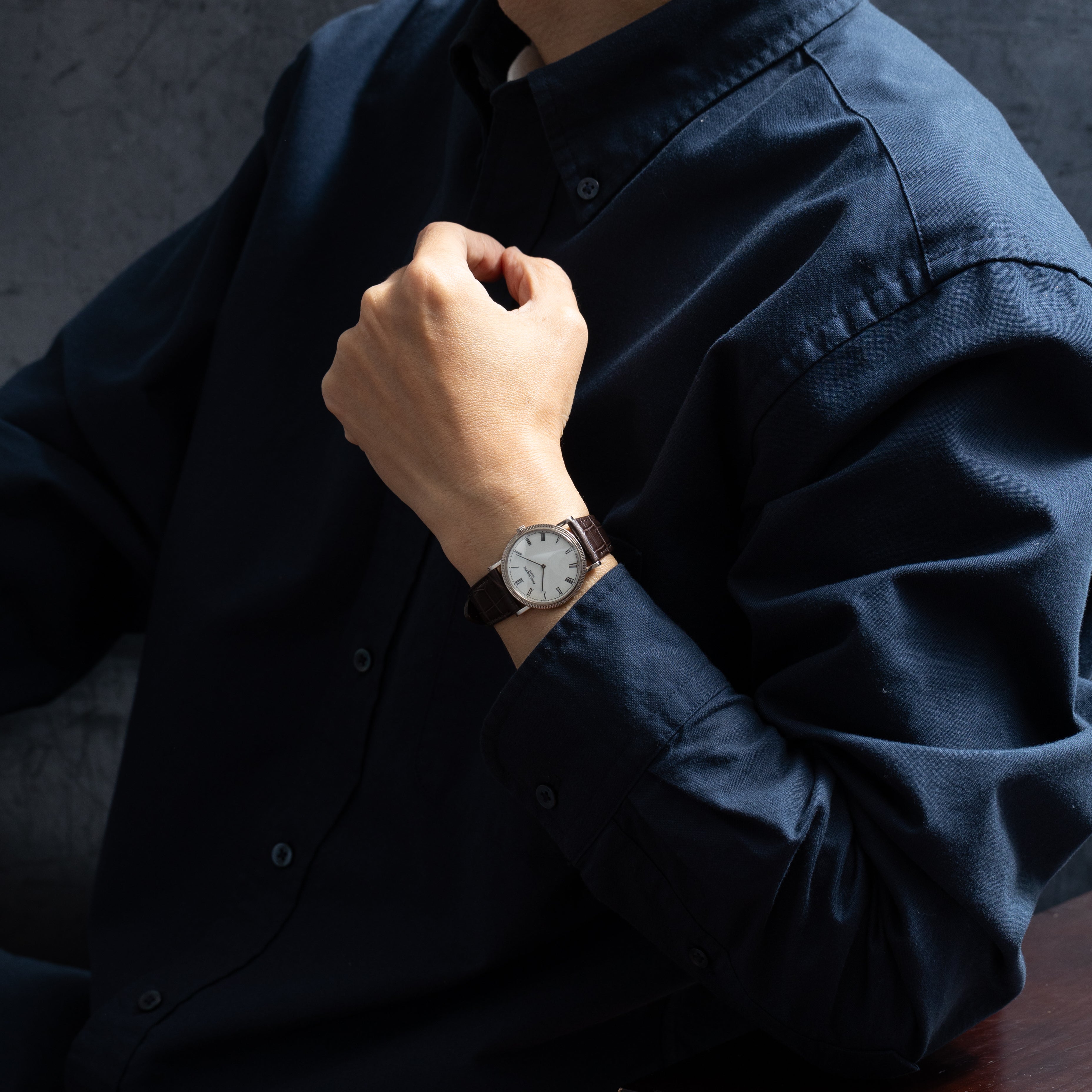 パテックフィリップ 1990年代製 18KWG ラウンドケース ホワイトローマンダイヤル 手巻き 純正中古革ベルト付き