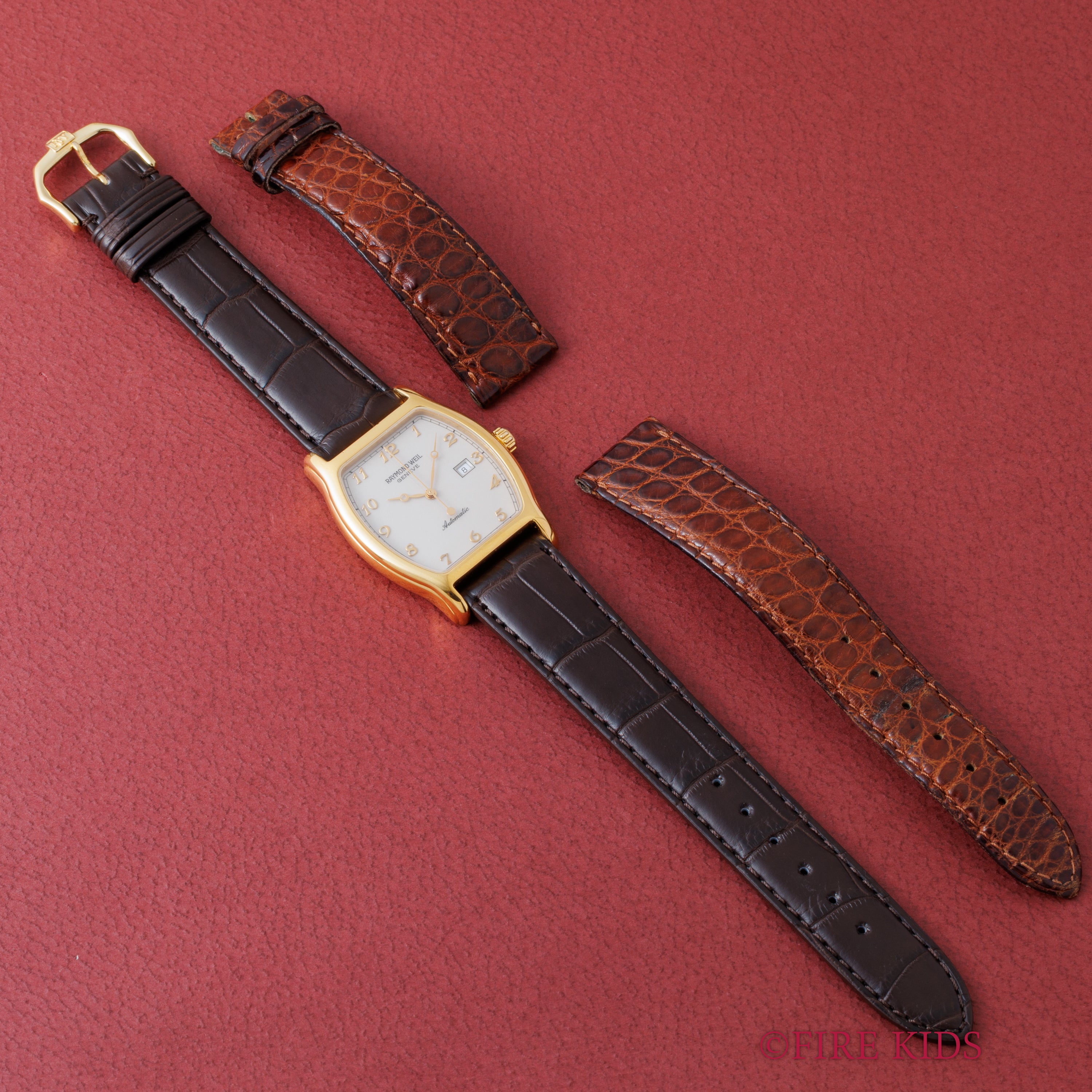 レイモンドウェイル 1995年製 トノー型GPケース 全アラビア数字 自動巻き 箱、ギャラ付き 純正尾錠付き