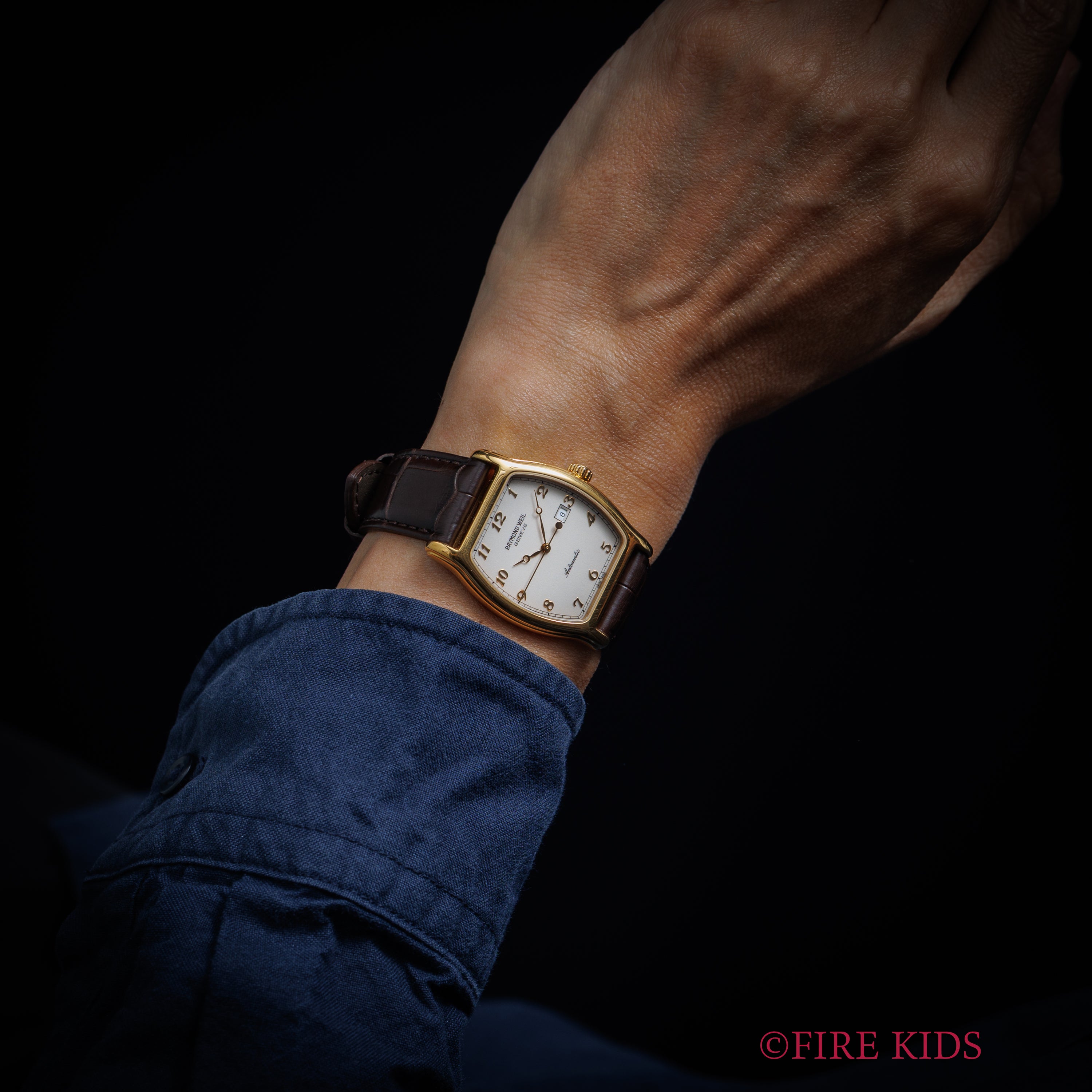 レイモンドウェイル 1995年製 トノー型GPケース 全アラビア数字 自動巻き 箱、ギャラ付き 純正尾錠付き