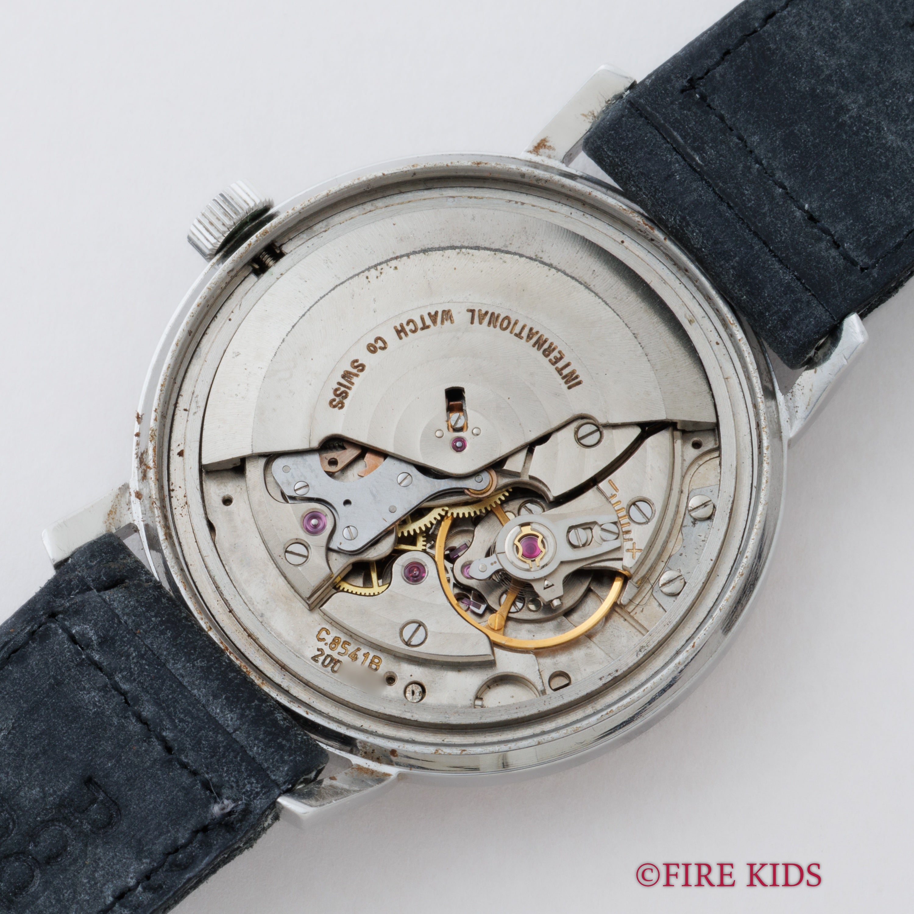 IWC ラウンドケース 1972年製 ペラトン式自動巻き Ref.R818AD Cal.8541B 箱付き