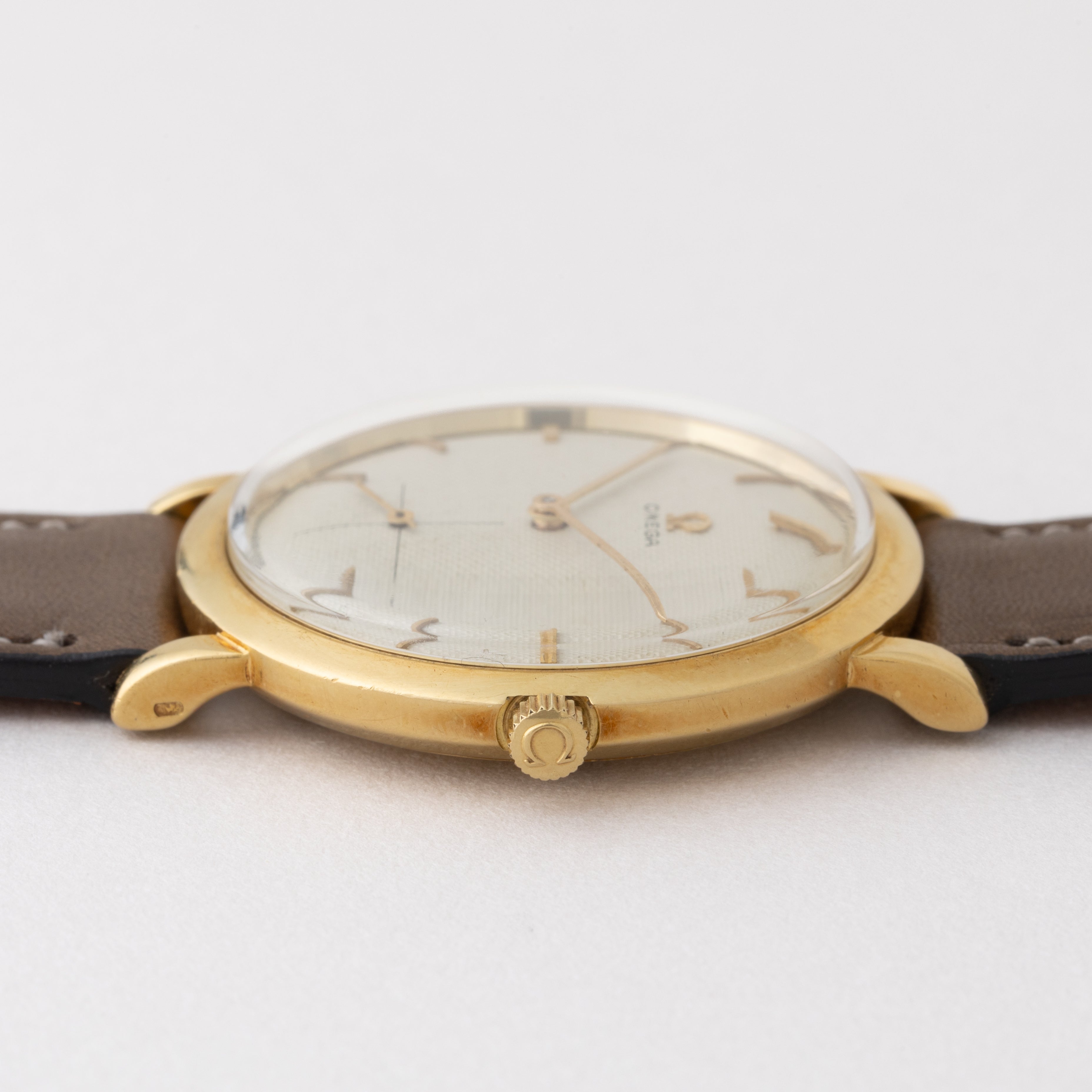 オメガ 18金無垢 ギョウシェダイヤル 1956年~1957年製 Ref.14367 スモールセコンド